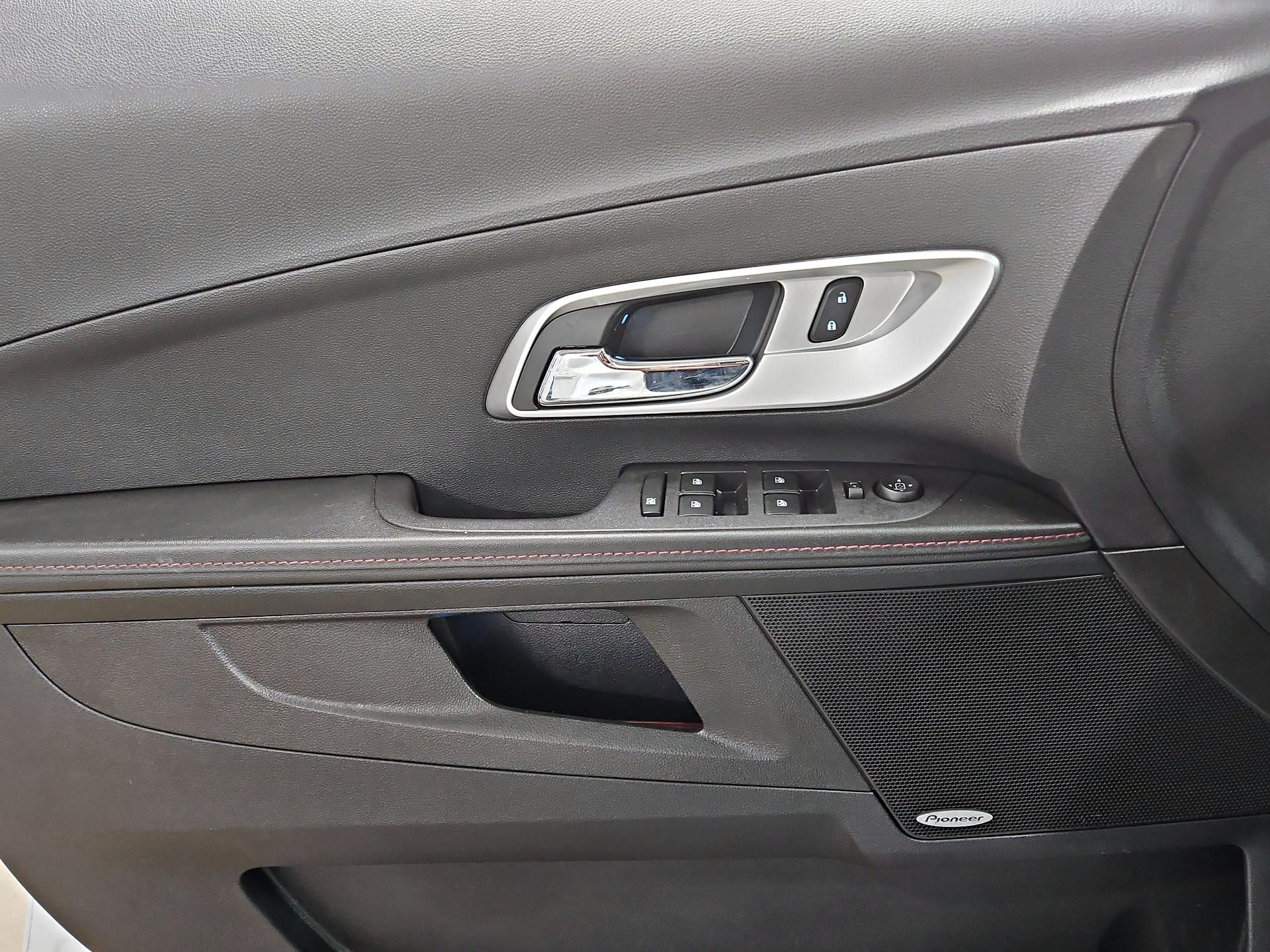 Thumbnail: 2015 Chevrolet Equinox - 12