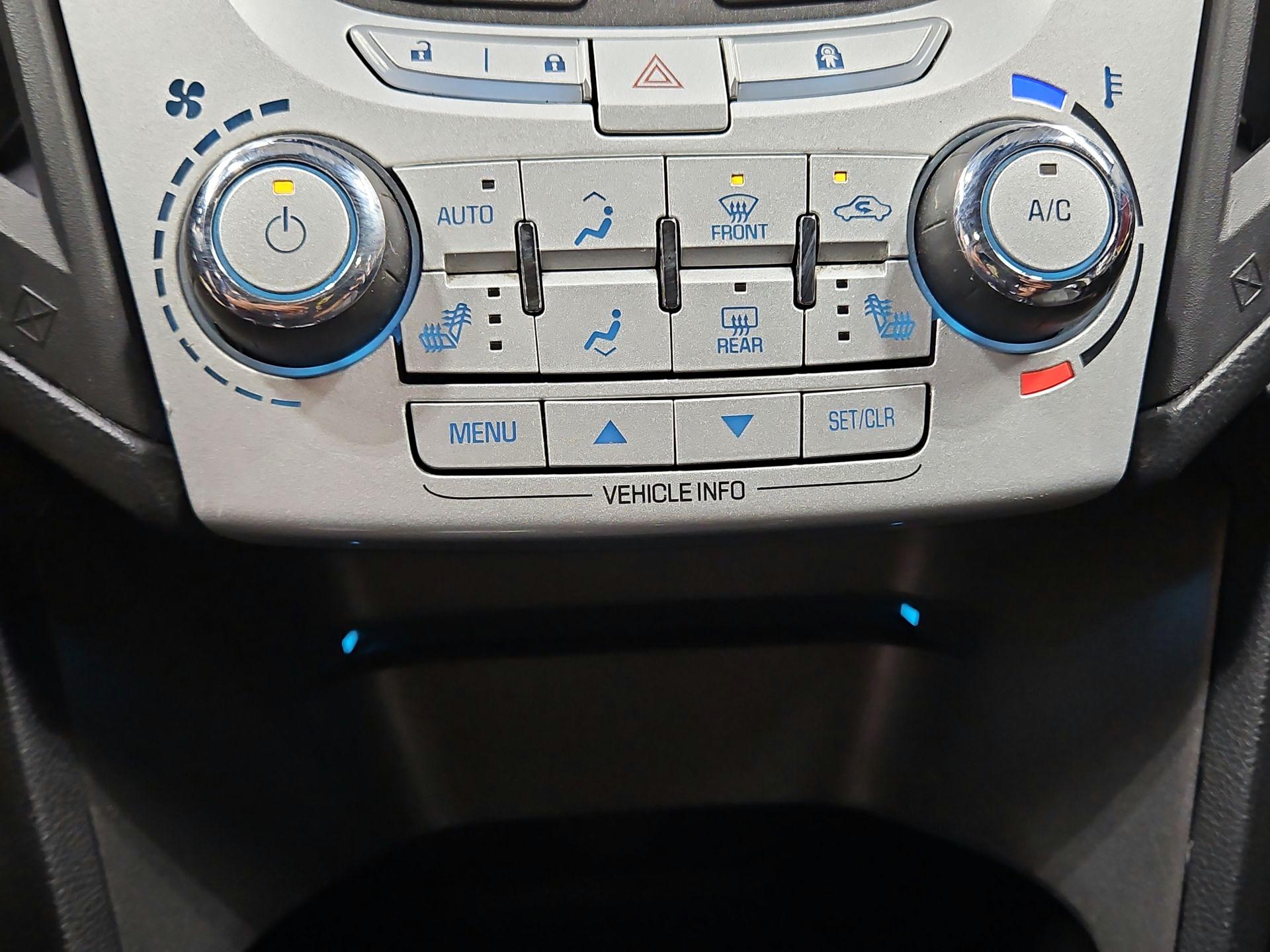 Thumbnail: 2015 Chevrolet Equinox - 16