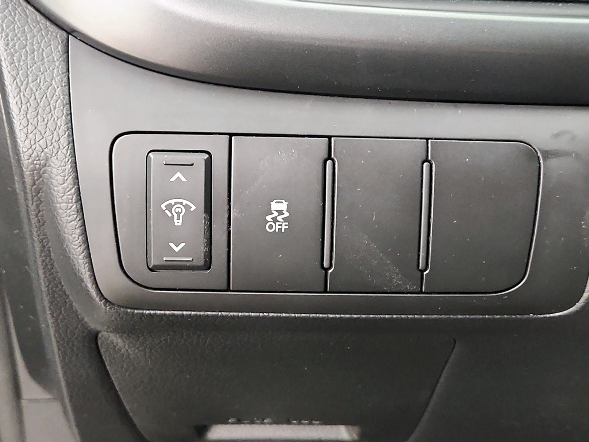 Thumbnail: 2015 Kia Optima - 13