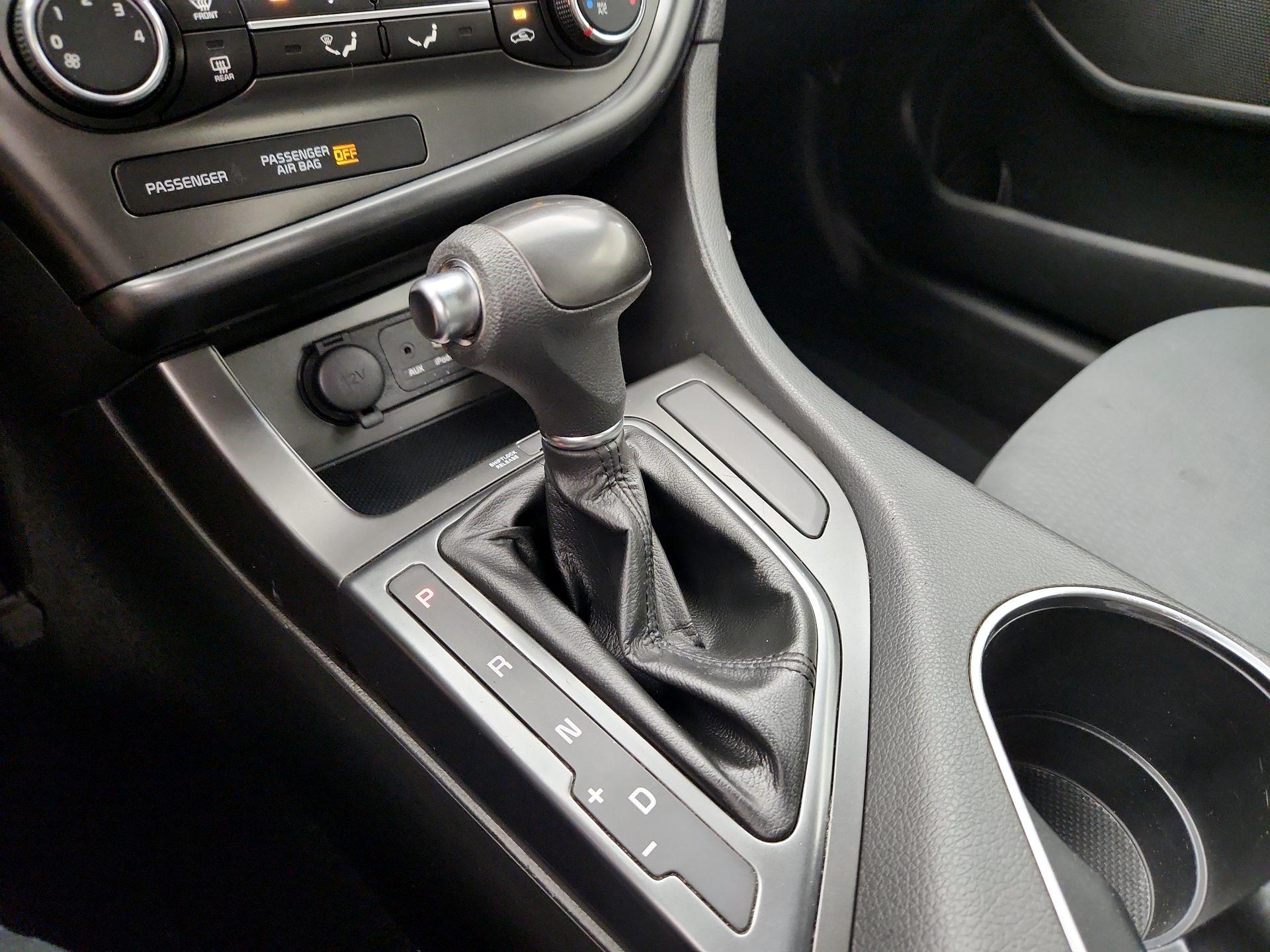 Thumbnail: 2015 Kia Optima - 16