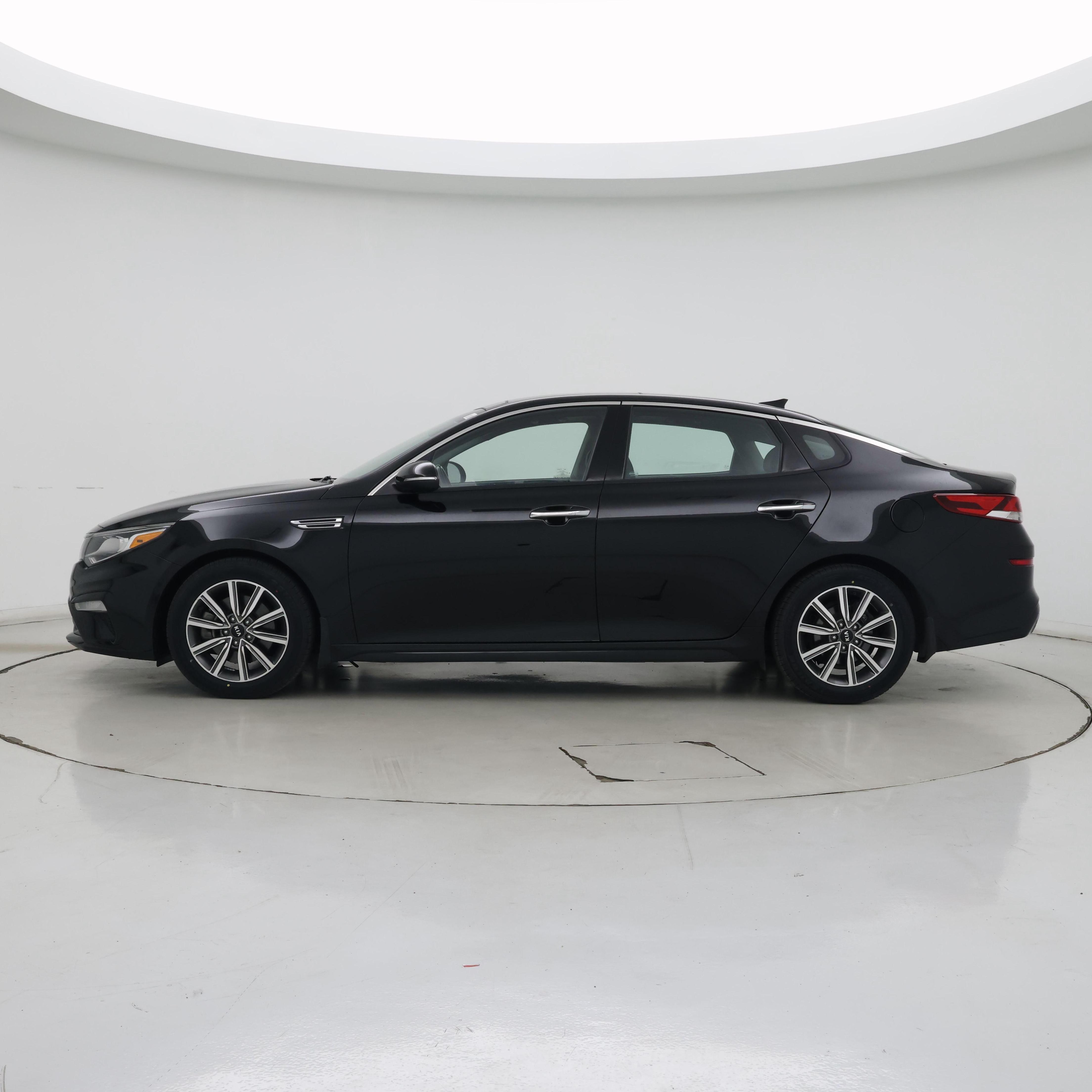 Thumbnail: 2019 Kia Optima - 3