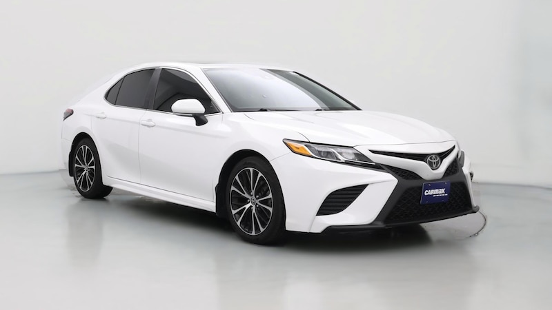 2020 Toyota Camry SE Hero Image