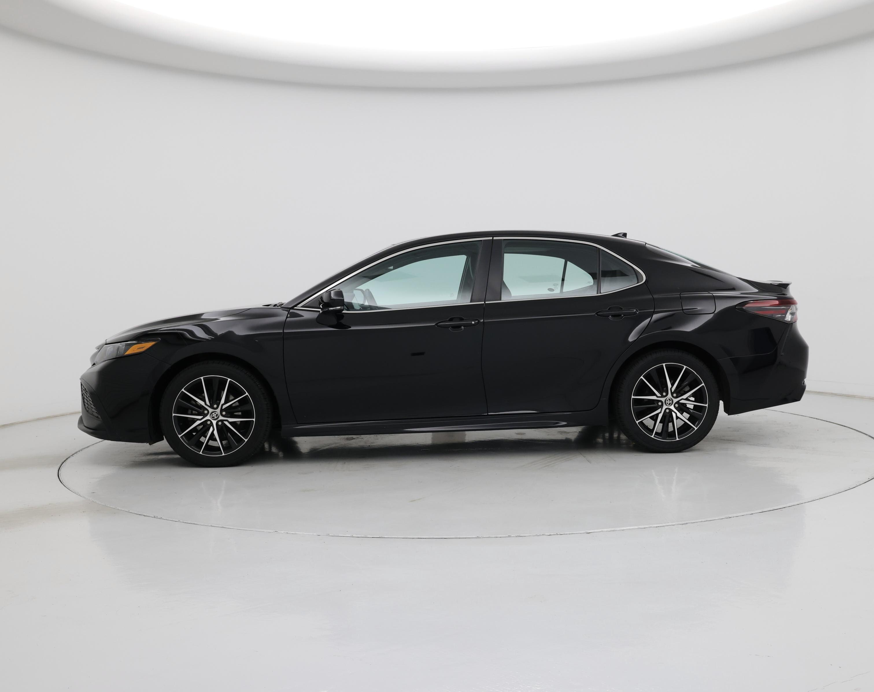 Thumbnail: 2022 Toyota Camry - 3