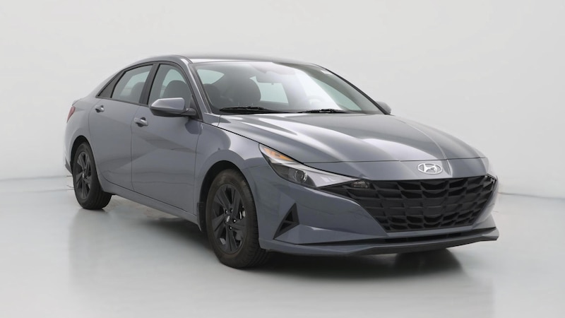 2022 Hyundai Elantra SE Hero Image