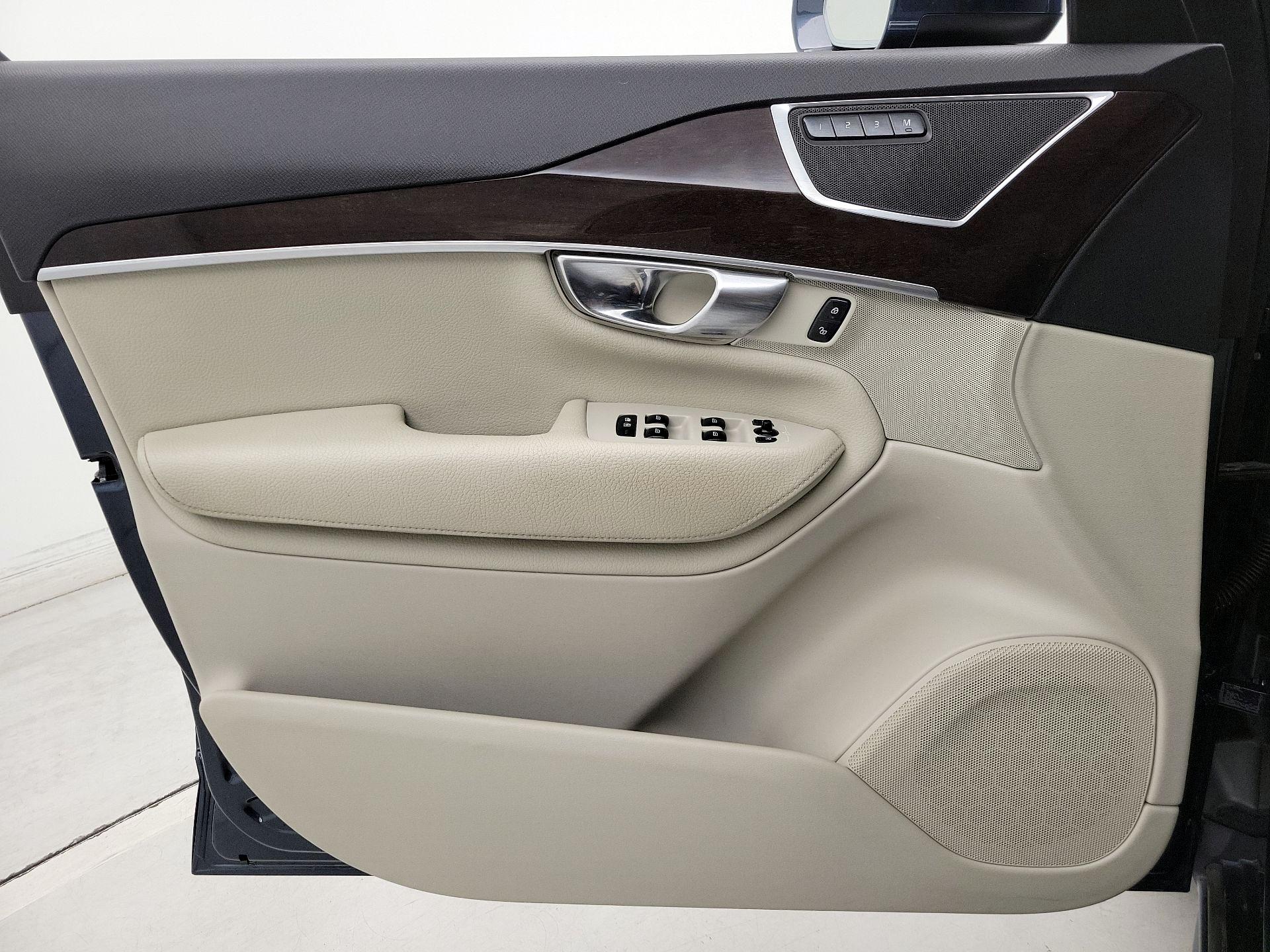 Thumbnail: 2019 Volvo XC90 - 12
