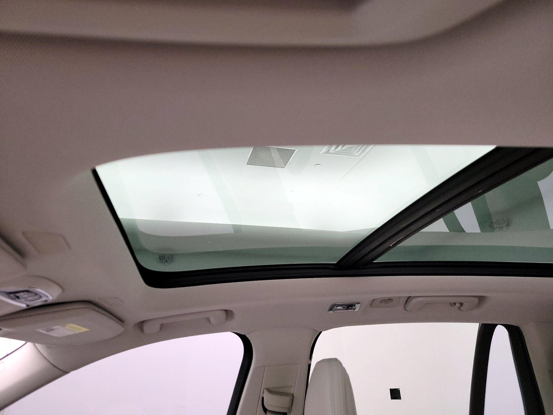Thumbnail: 2019 Volvo XC90 - 20