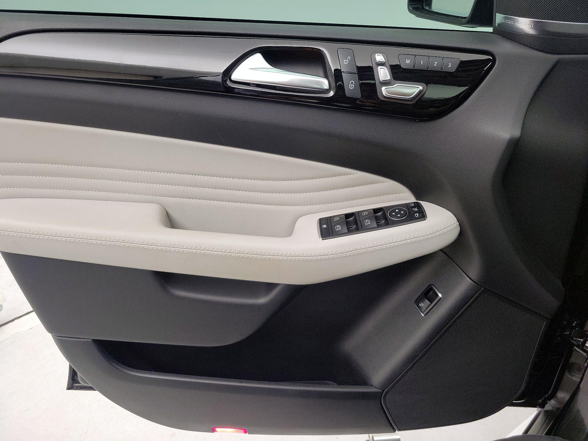 Thumbnail: 2019 Mercedes-Benz GLE - 12