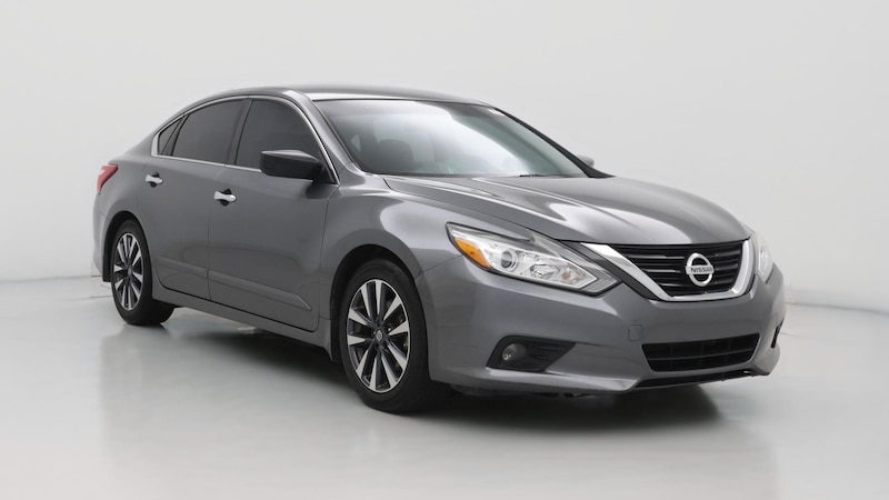 2016 Nissan Altima SV Hero Image