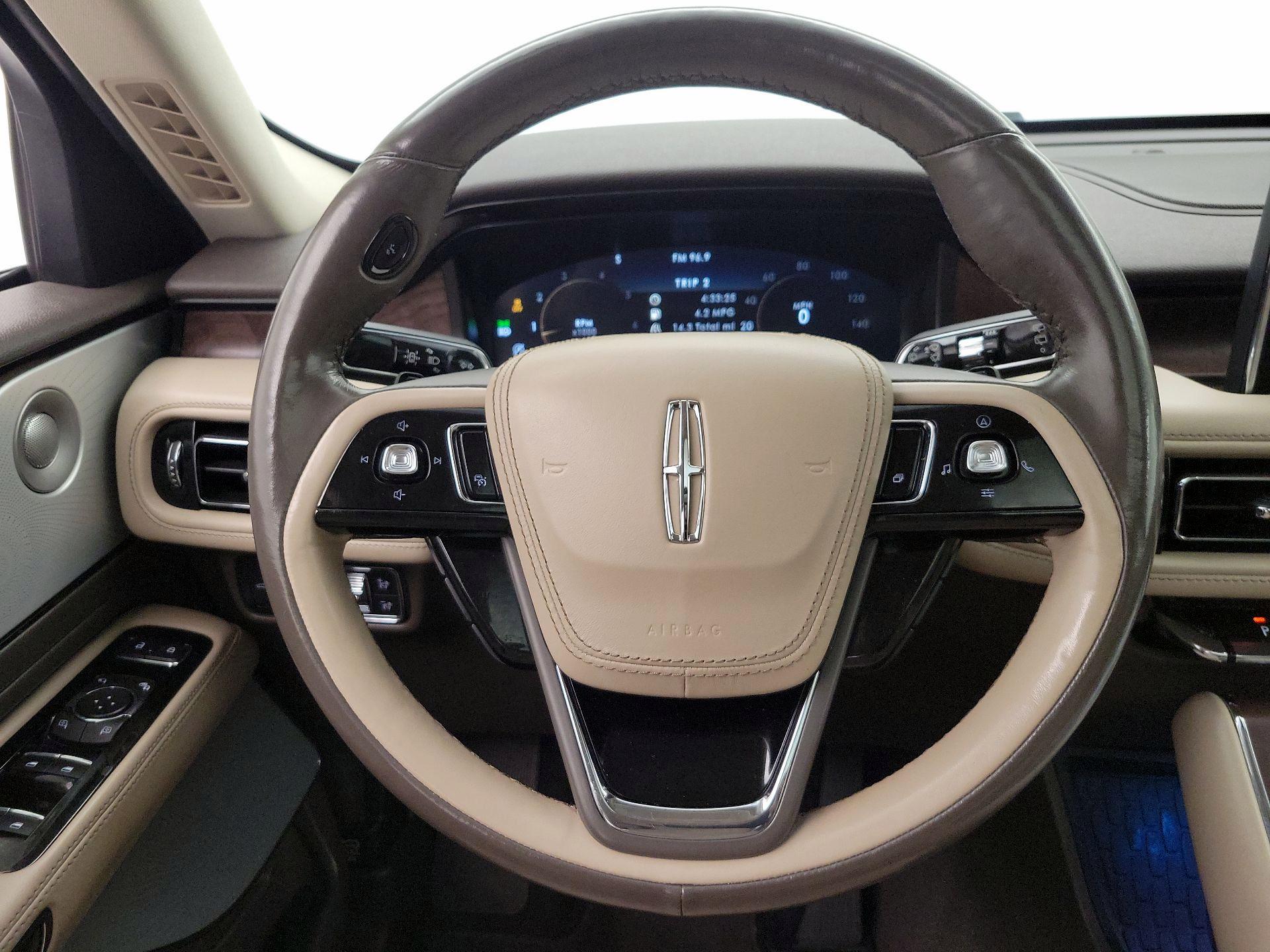 Thumbnail: 2021 Lincoln Aviator - 10
