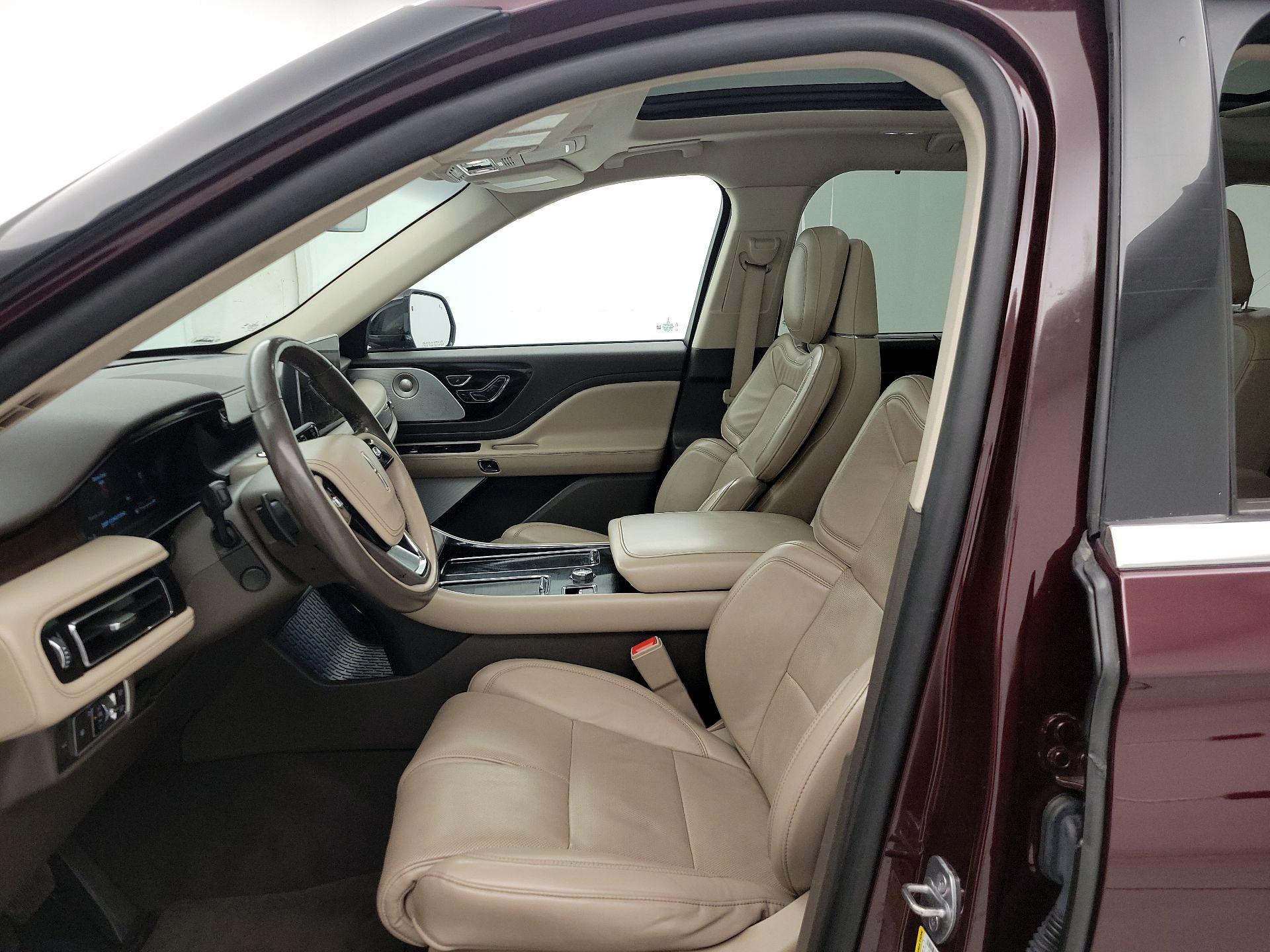 Thumbnail: 2021 Lincoln Aviator - 11