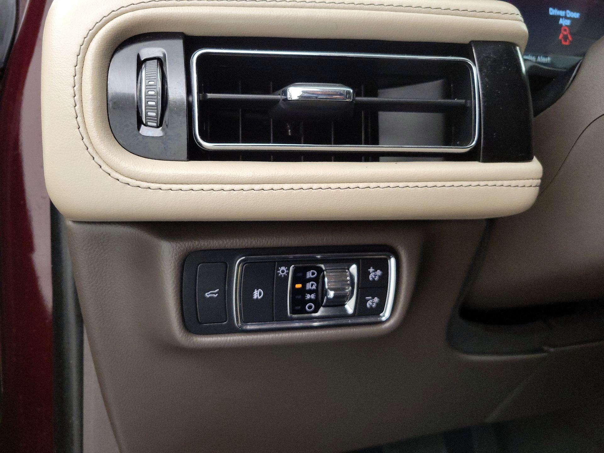 Thumbnail: 2021 Lincoln Aviator - 13