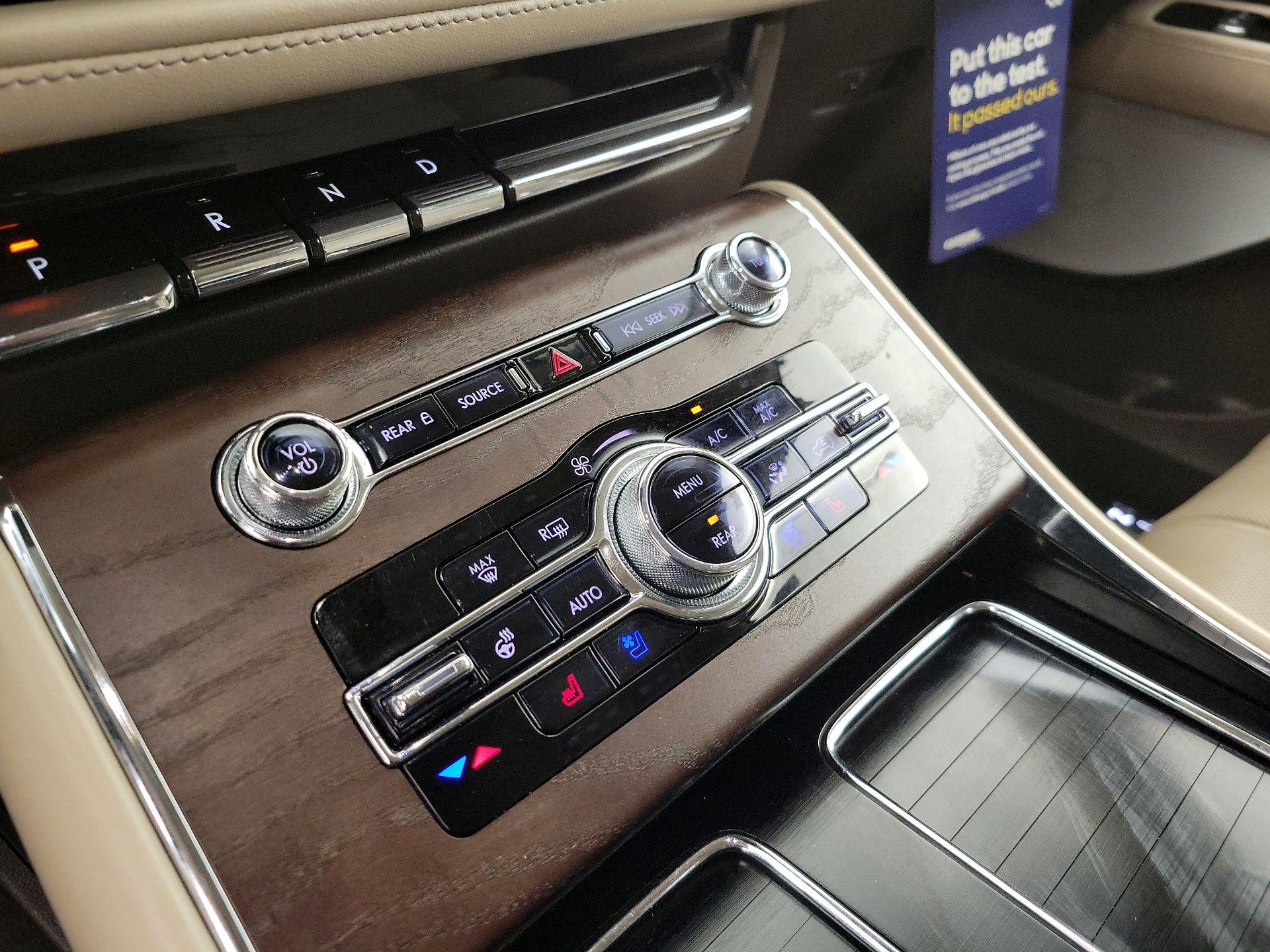 Thumbnail: 2021 Lincoln Aviator - 17