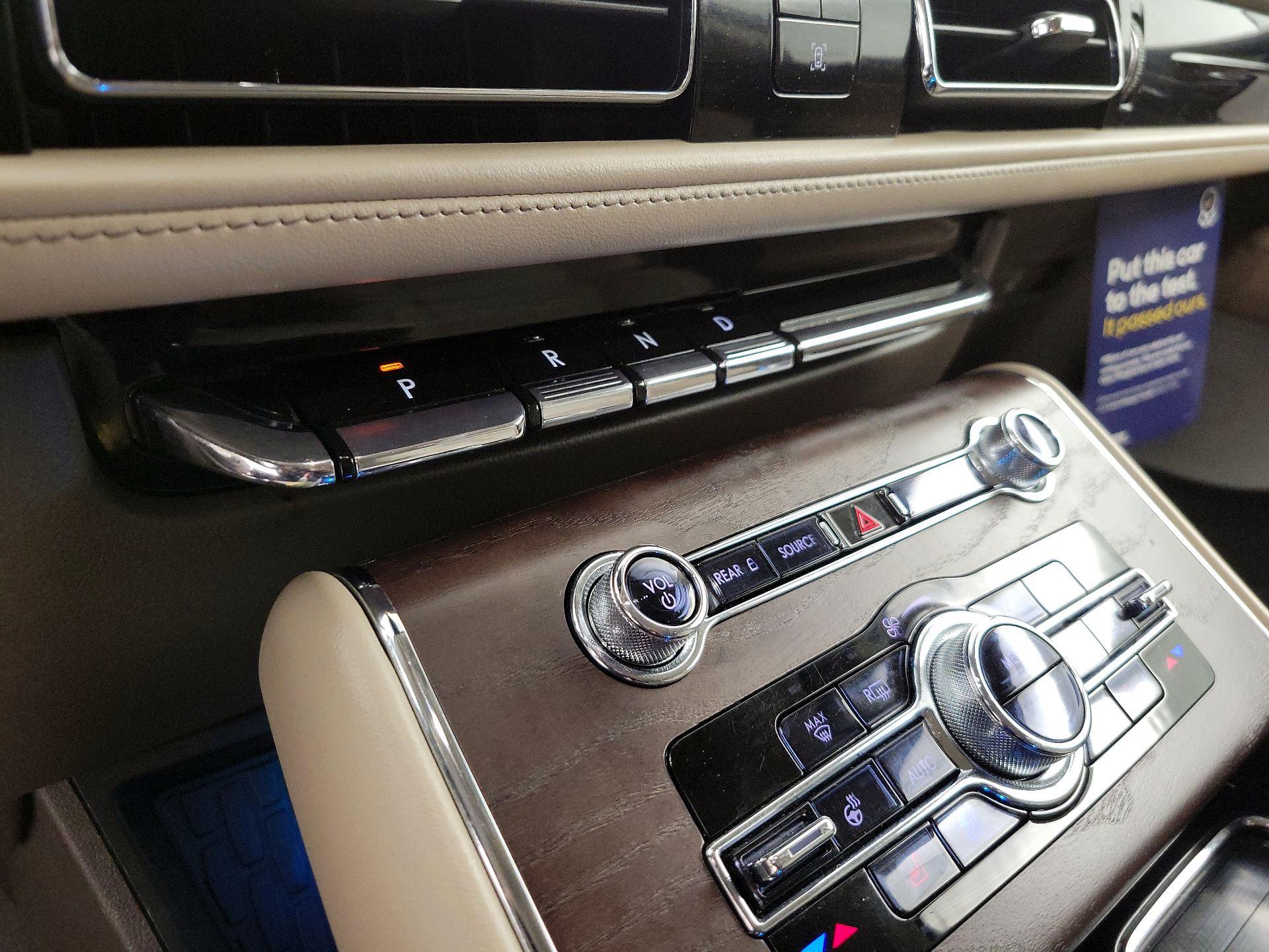 Thumbnail: 2021 Lincoln Aviator - 18