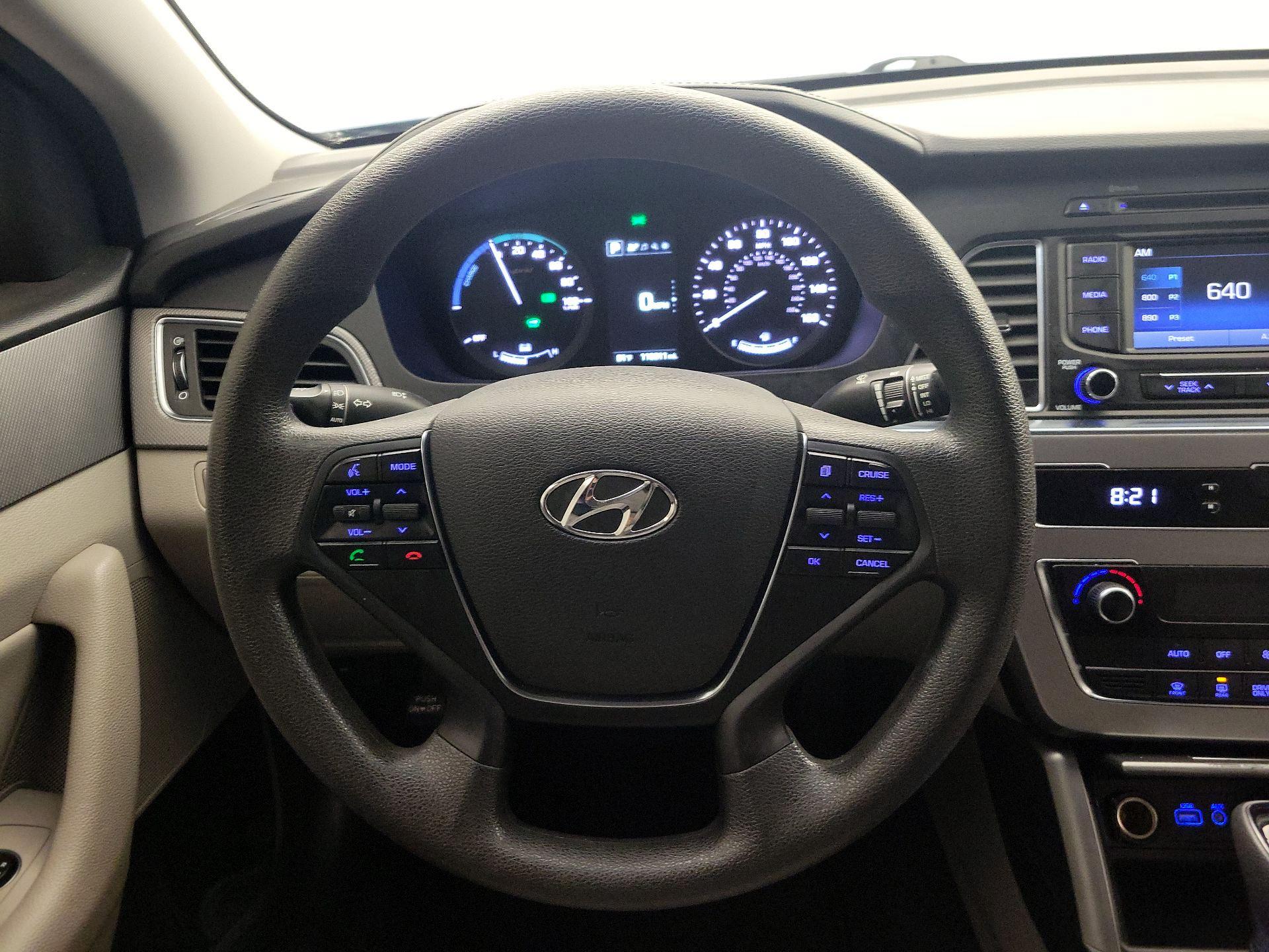 Thumbnail: 2016 Hyundai Sonata - 10