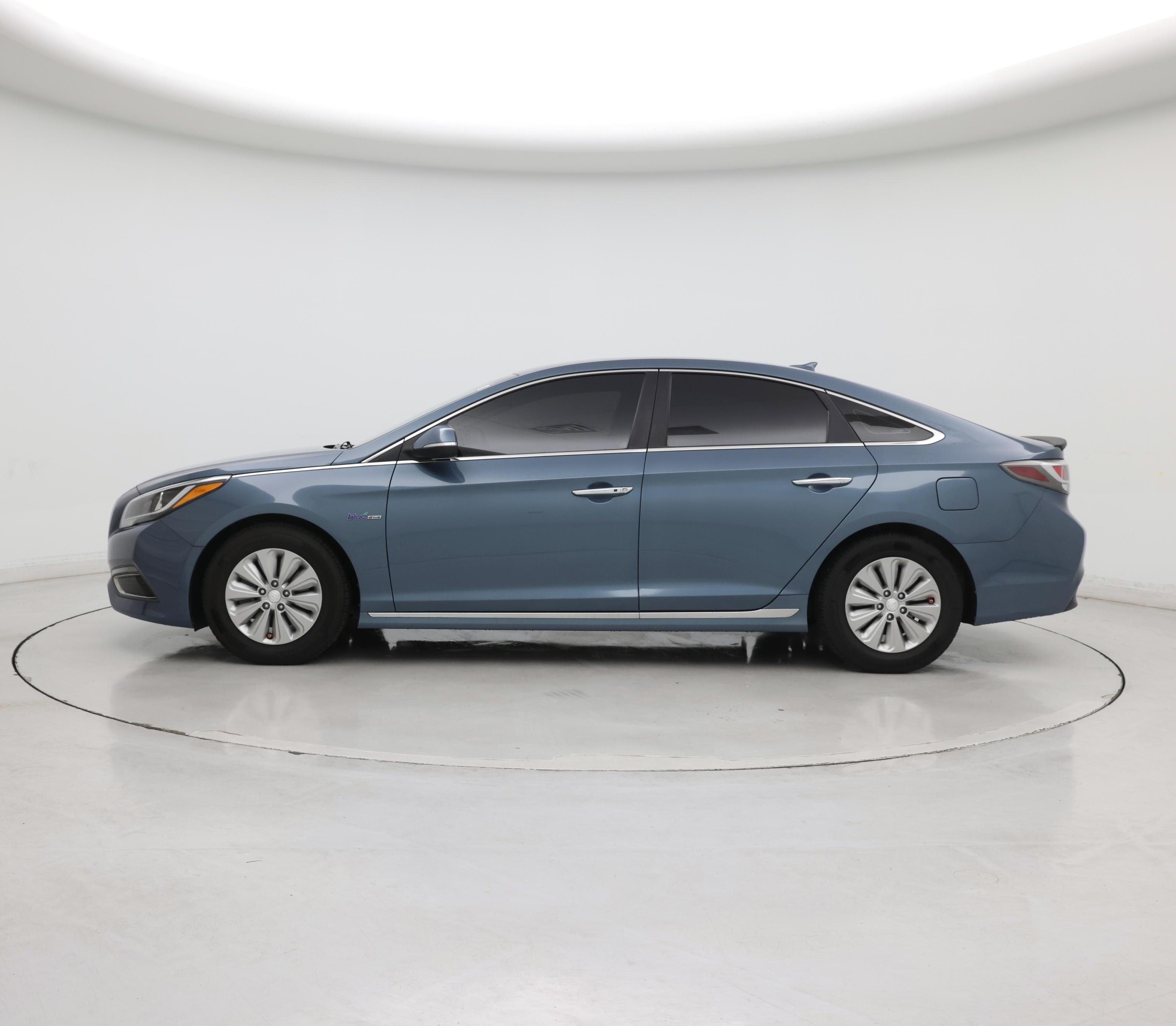 Thumbnail: 2016 Hyundai Sonata - 3