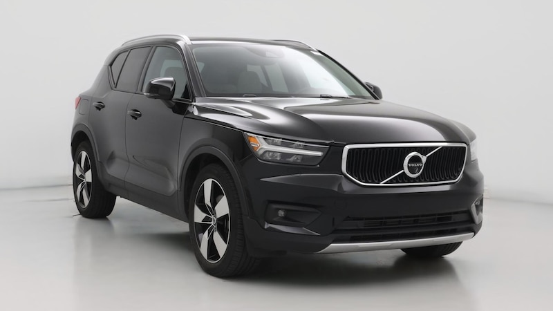 2021 Volvo XC40 T5 Momentum Hero Image