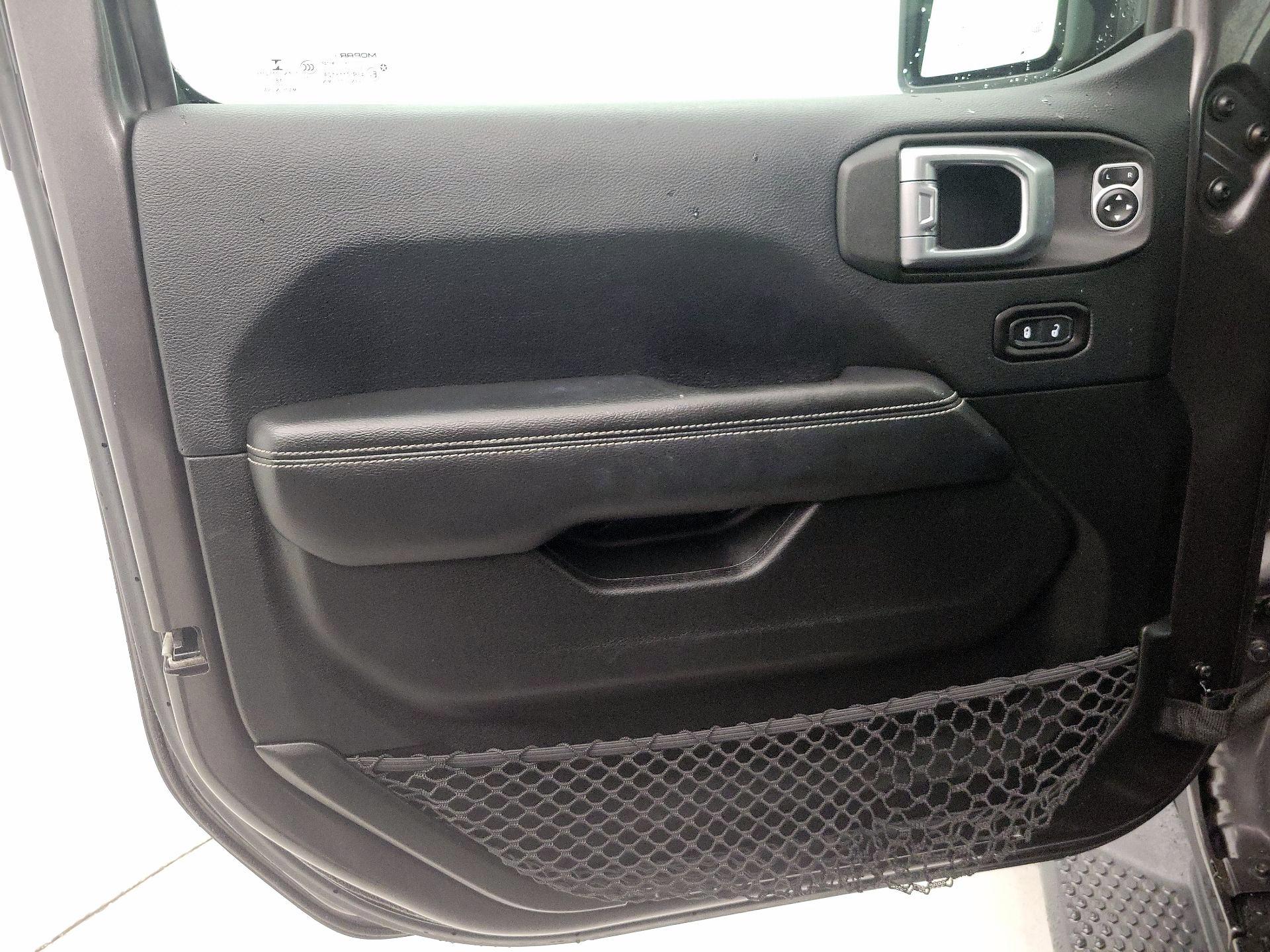 Thumbnail: 2019 Jeep Wrangler - 12