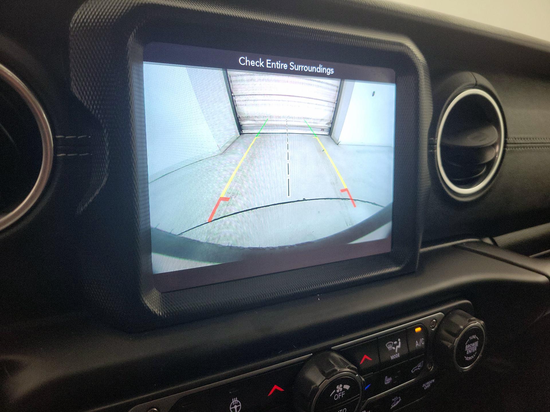 Thumbnail: 2019 Jeep Wrangler - 15