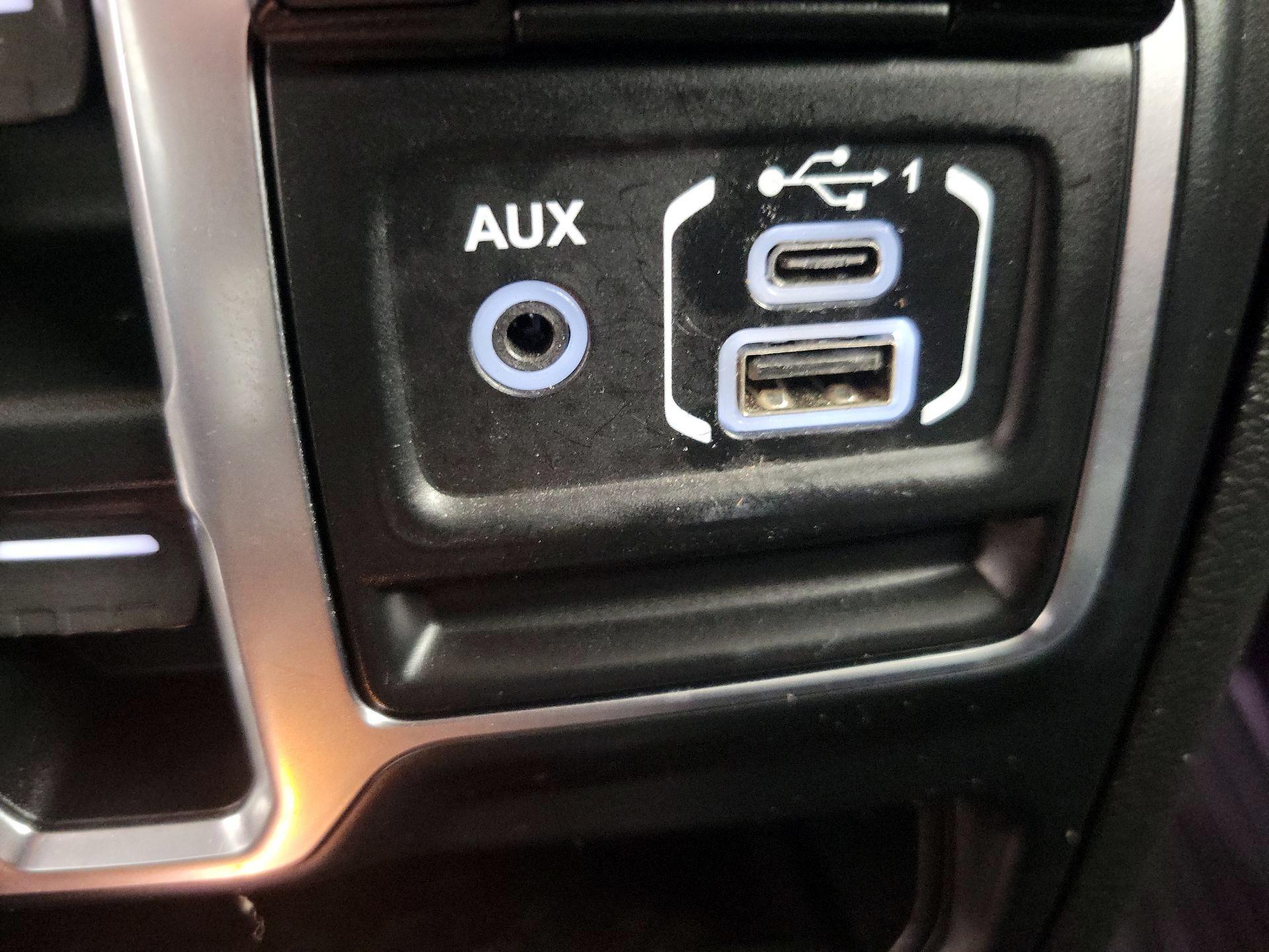 Thumbnail: 2019 Jeep Wrangler - 19