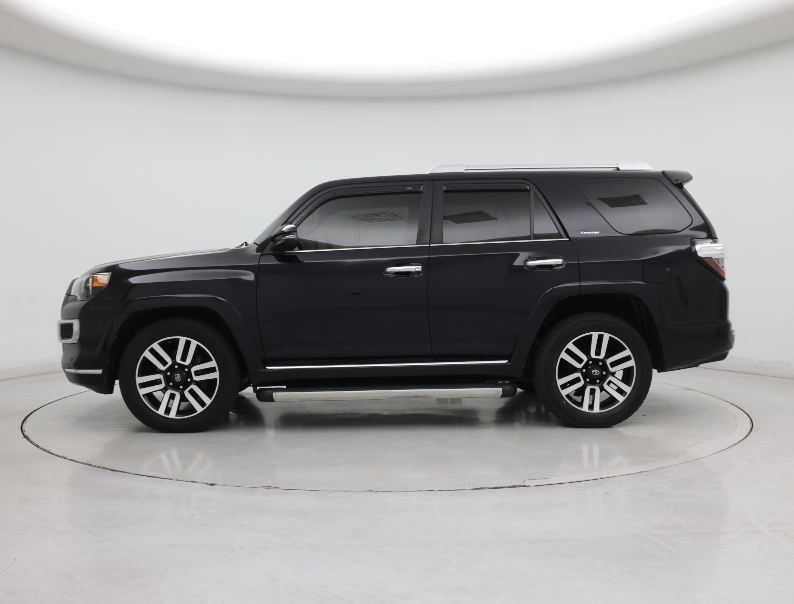 Thumbnail: 2016 Toyota 4Runner - 3