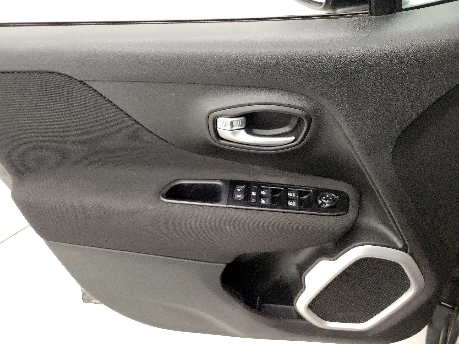 Thumbnail: 2021 Jeep Renegade - 12