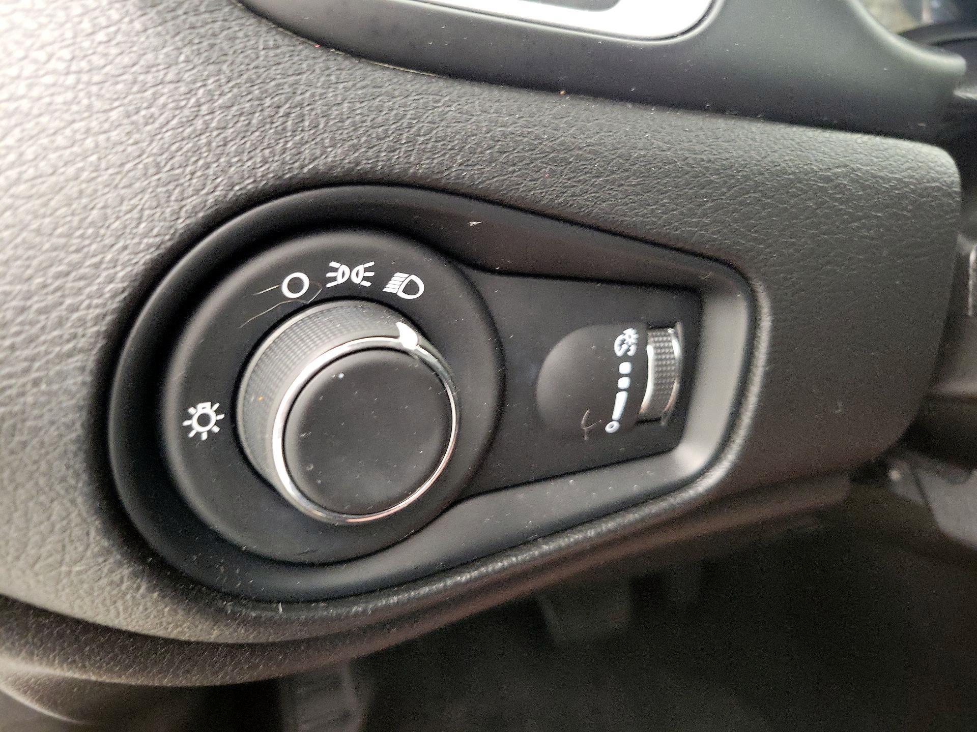 Thumbnail: 2021 Jeep Renegade - 13