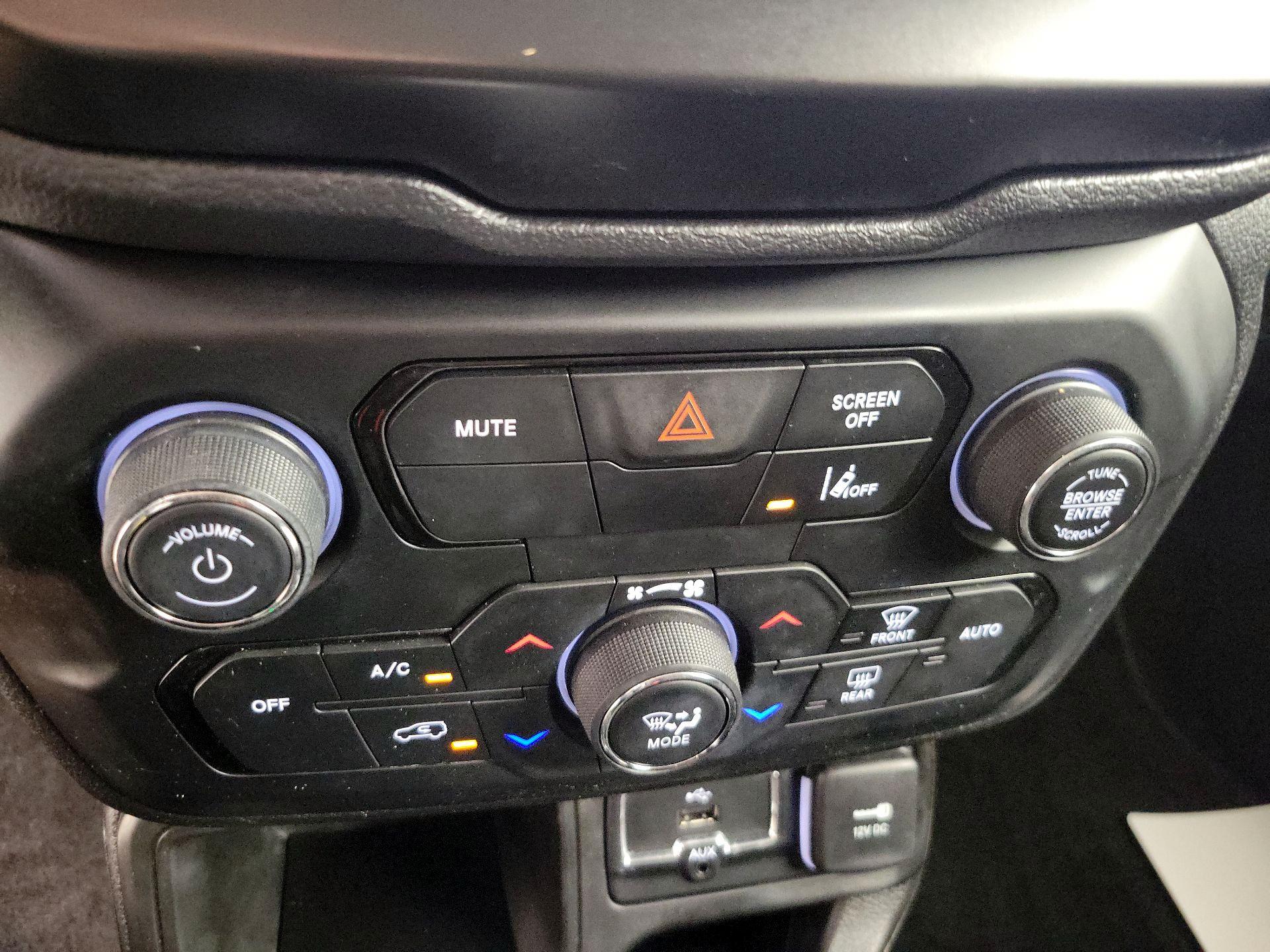 Thumbnail: 2021 Jeep Renegade - 16