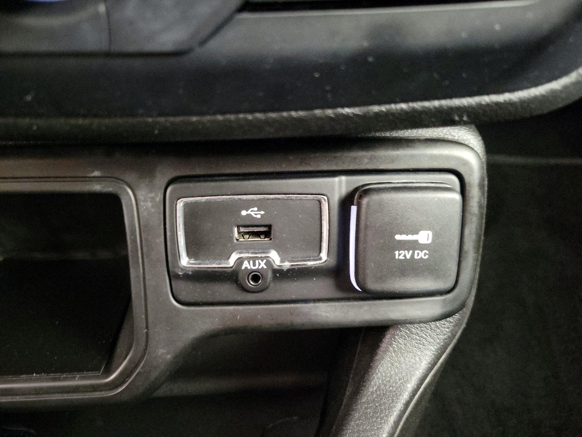 Thumbnail: 2021 Jeep Renegade - 18