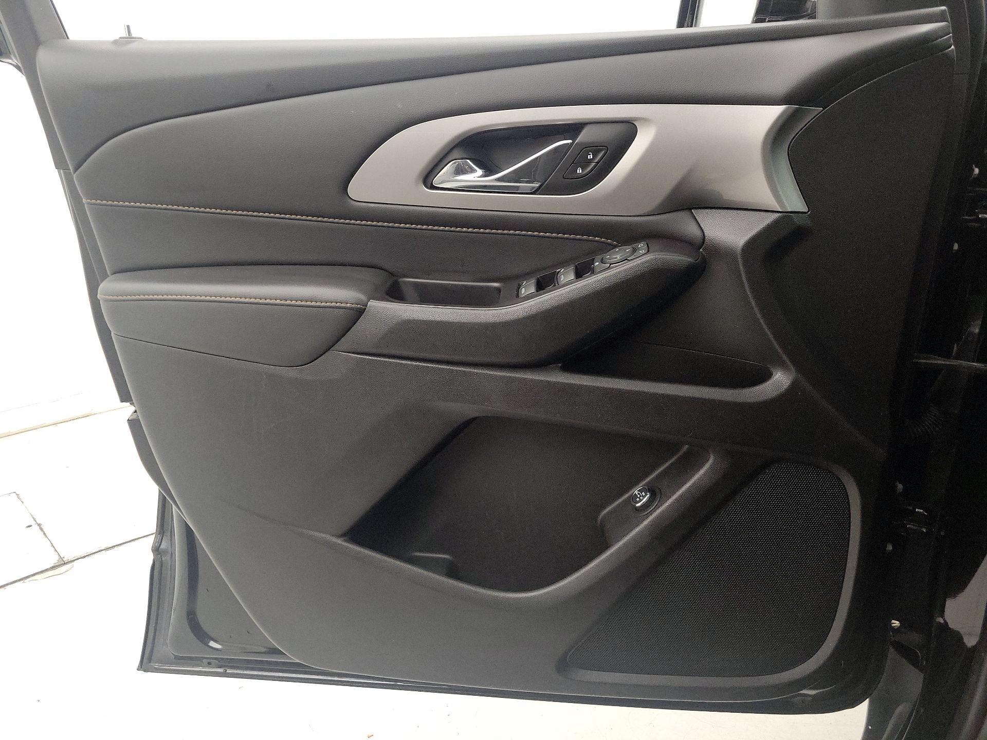 Thumbnail: 2019 Chevrolet Traverse - 12