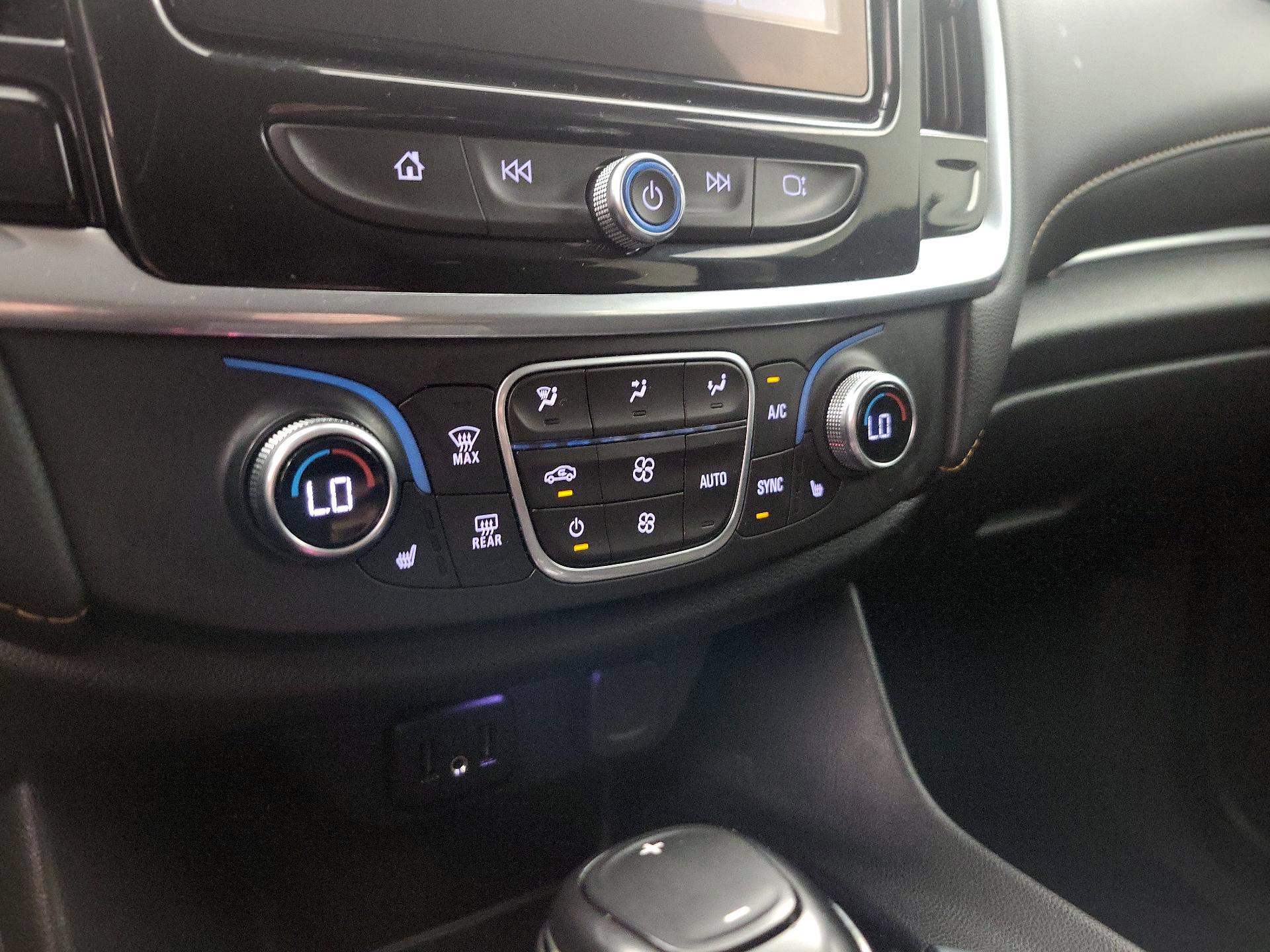 Thumbnail: 2019 Chevrolet Traverse - 16