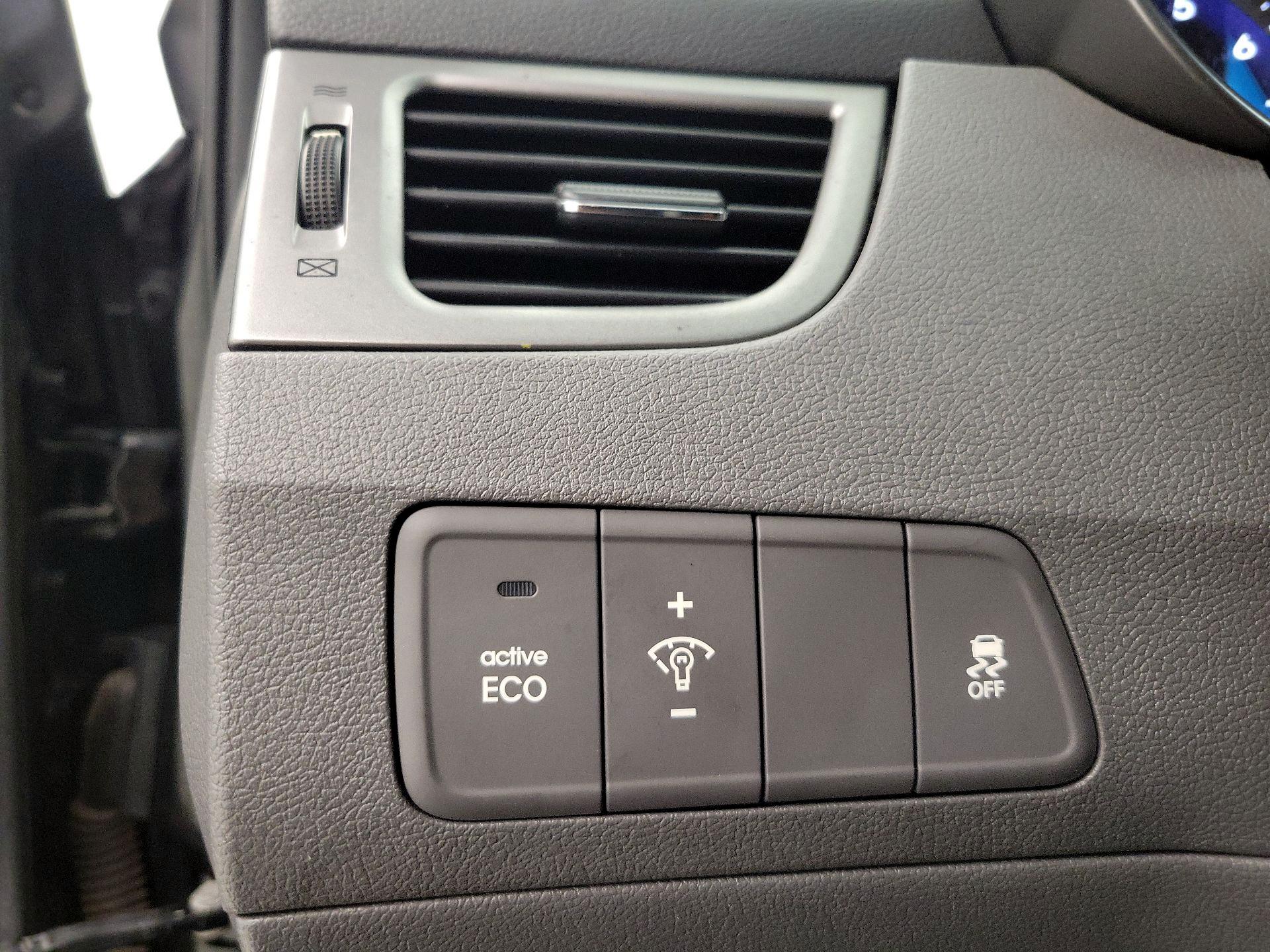 Thumbnail: 2013 Hyundai Elantra - 13