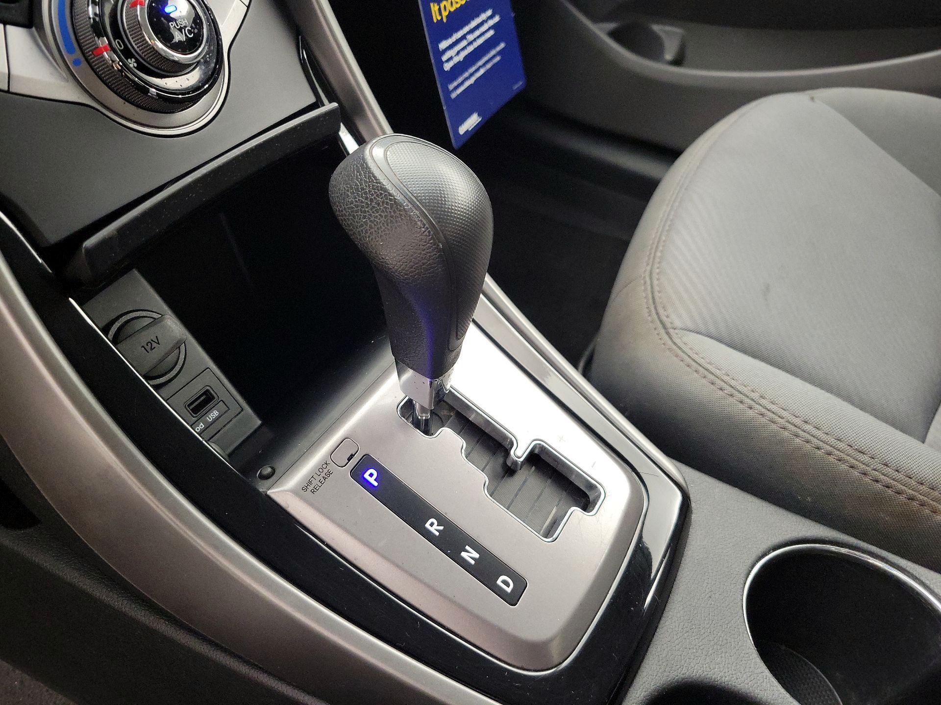 Thumbnail: 2013 Hyundai Elantra - 17