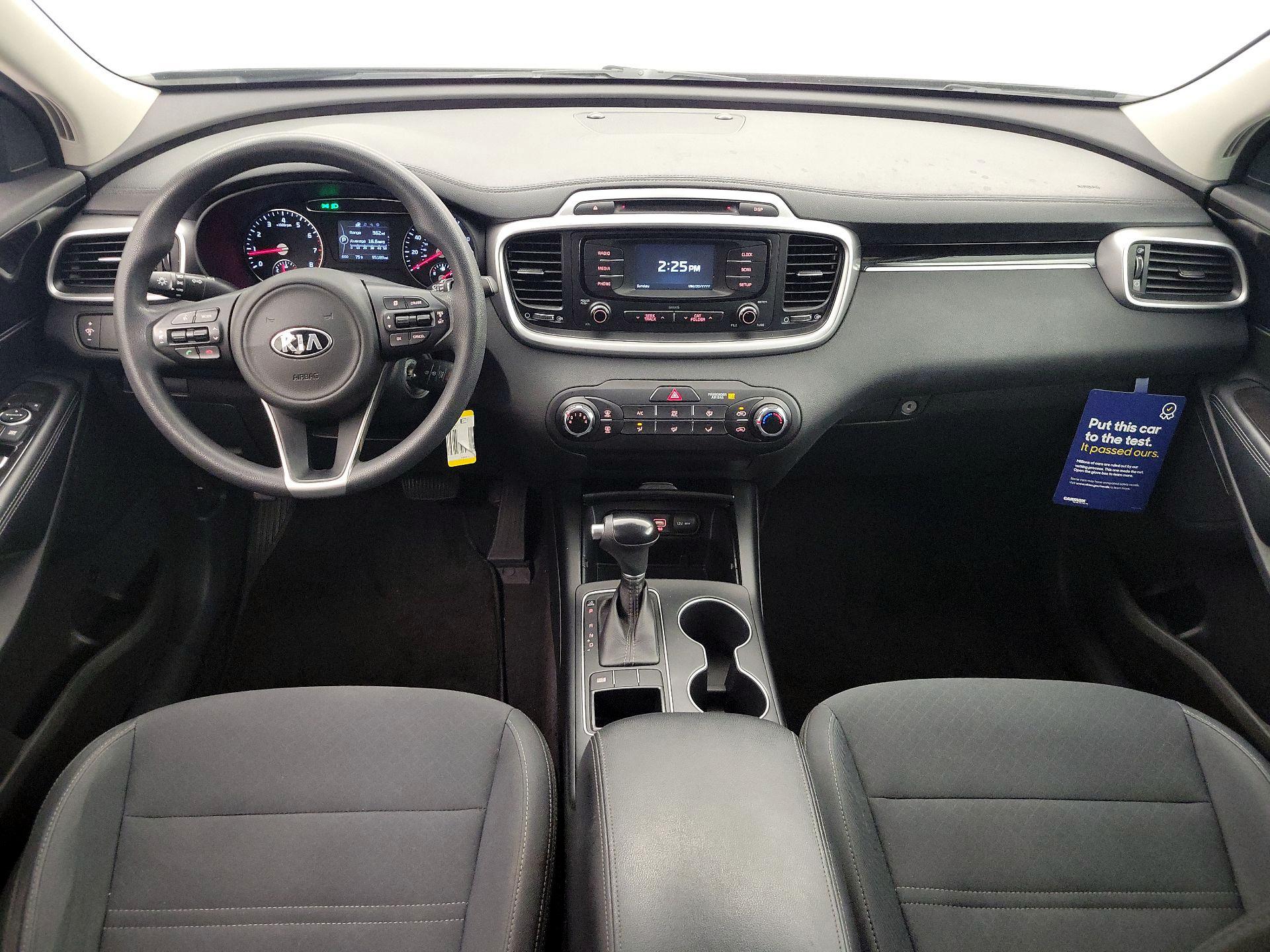Thumbnail: 2017 Kia Sorento - 9