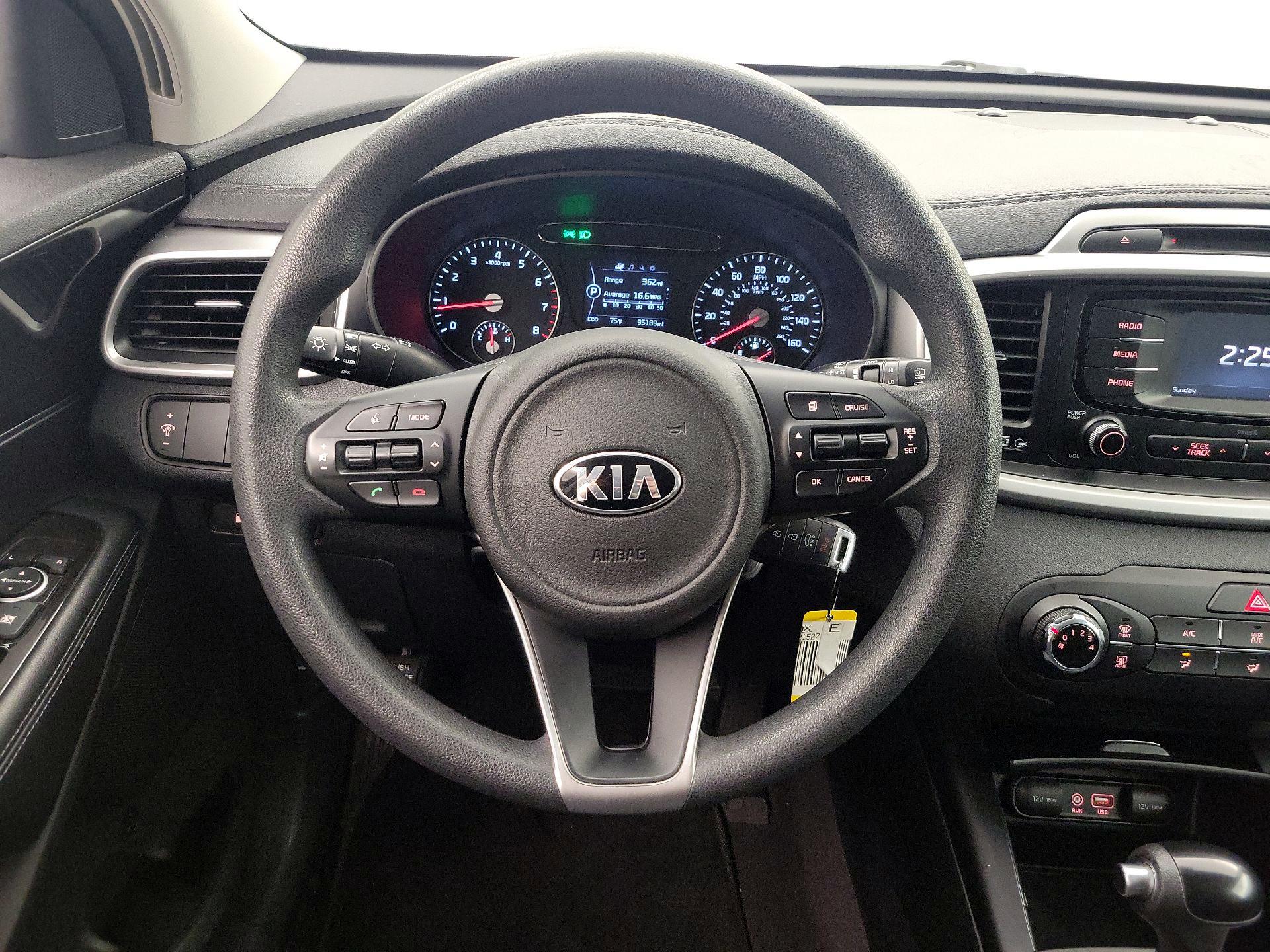 Thumbnail: 2017 Kia Sorento - 10