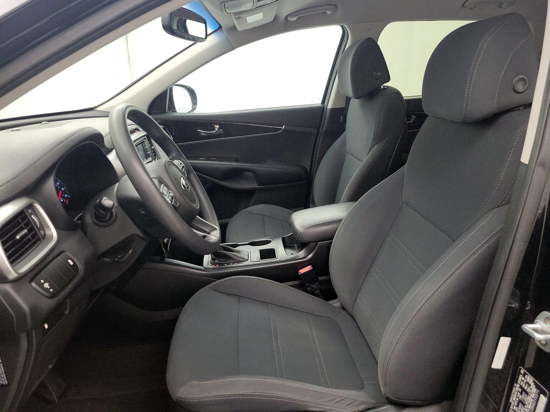 Thumbnail: 2017 Kia Sorento - 11