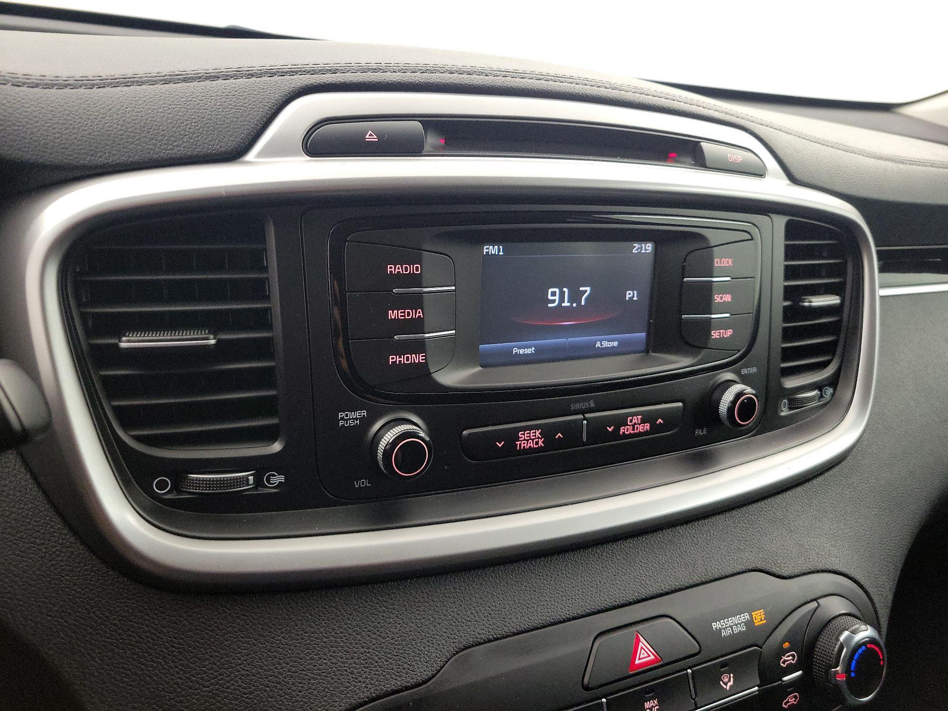 Thumbnail: 2017 Kia Sorento - 15