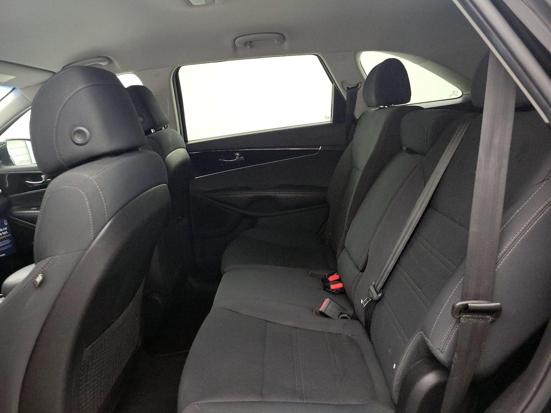 Thumbnail: 2017 Kia Sorento - 19