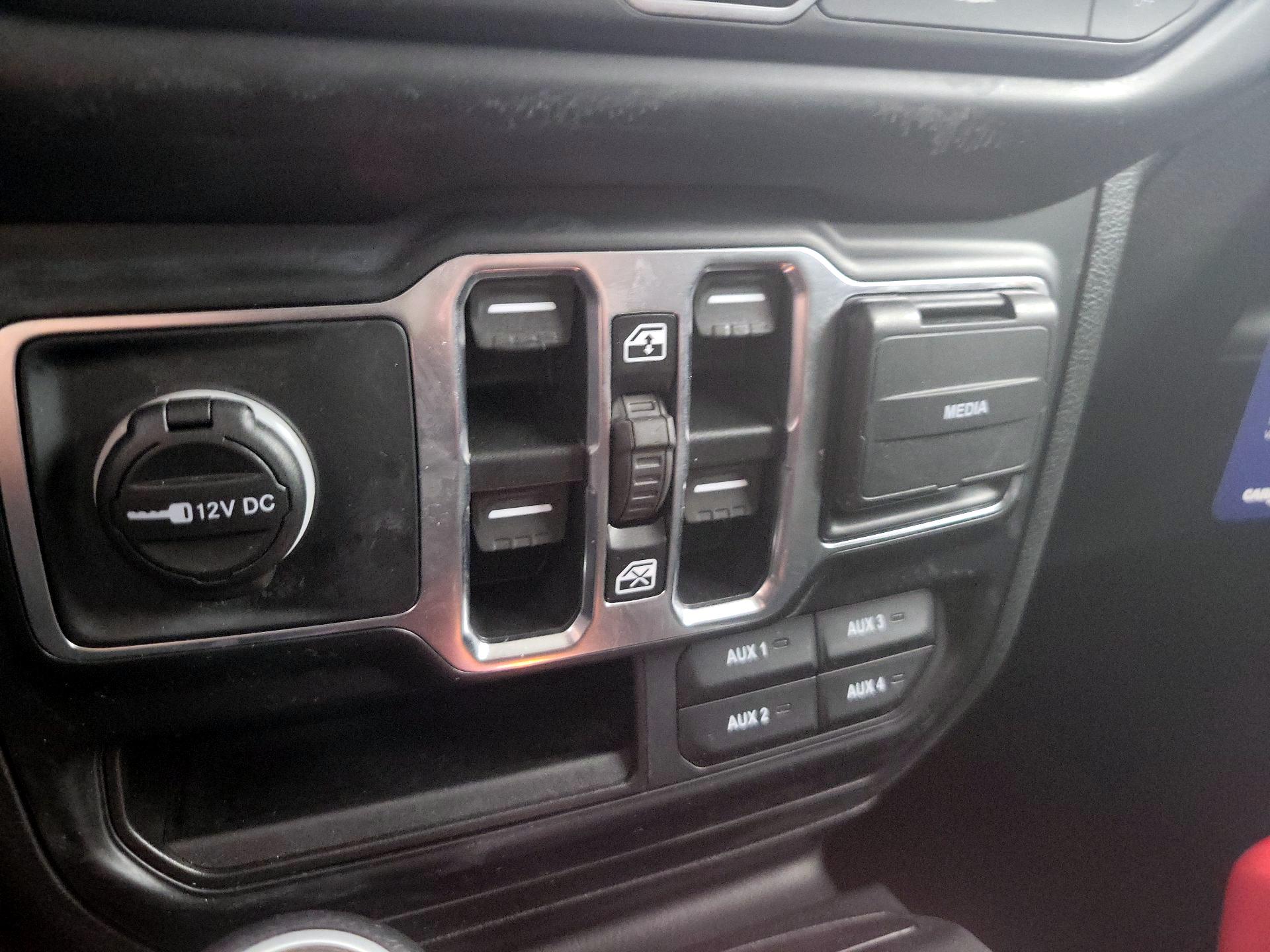Thumbnail: 2021 Jeep Gladiator - 18