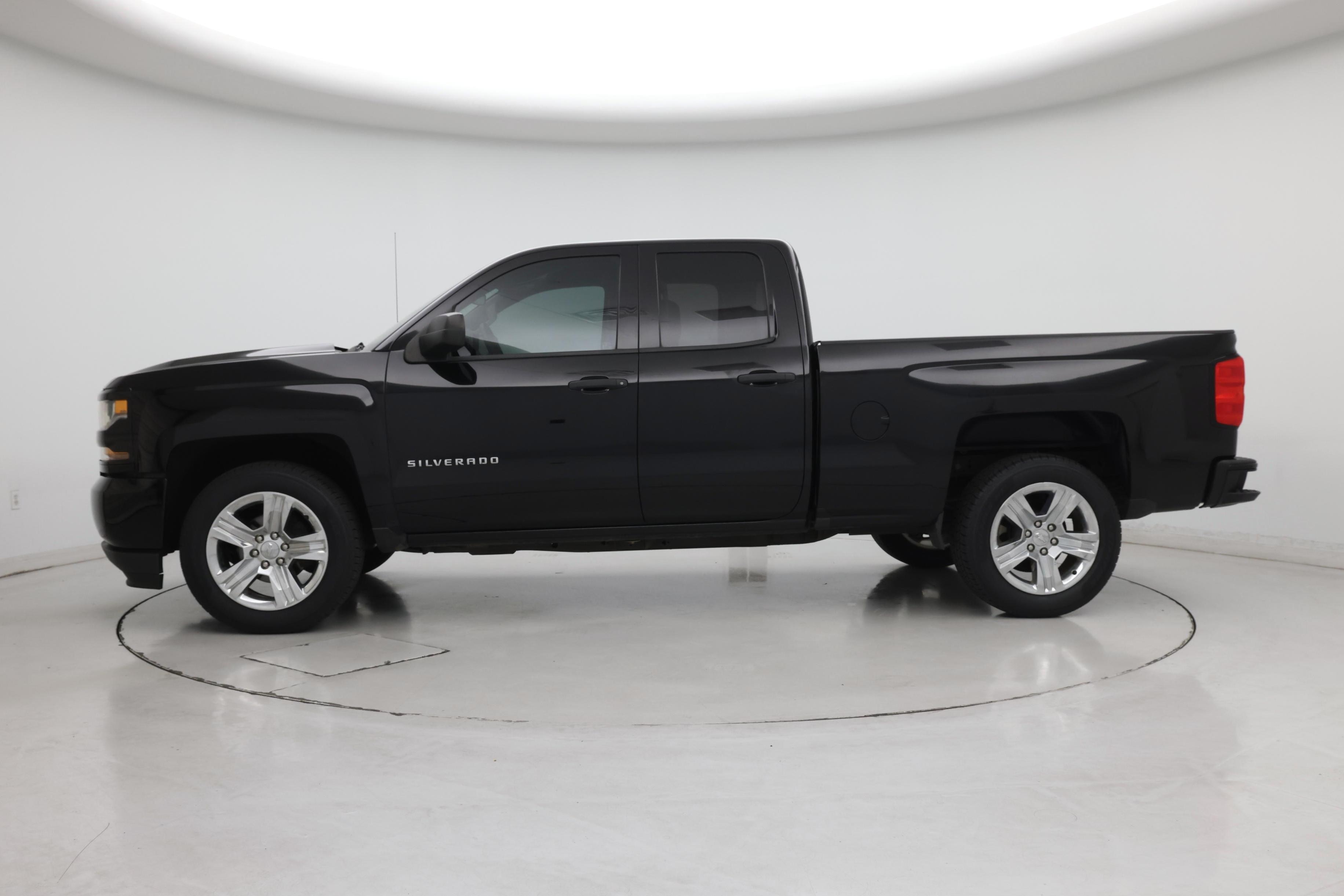 Thumbnail: 2017 Chevrolet Silverado 1500 - 3