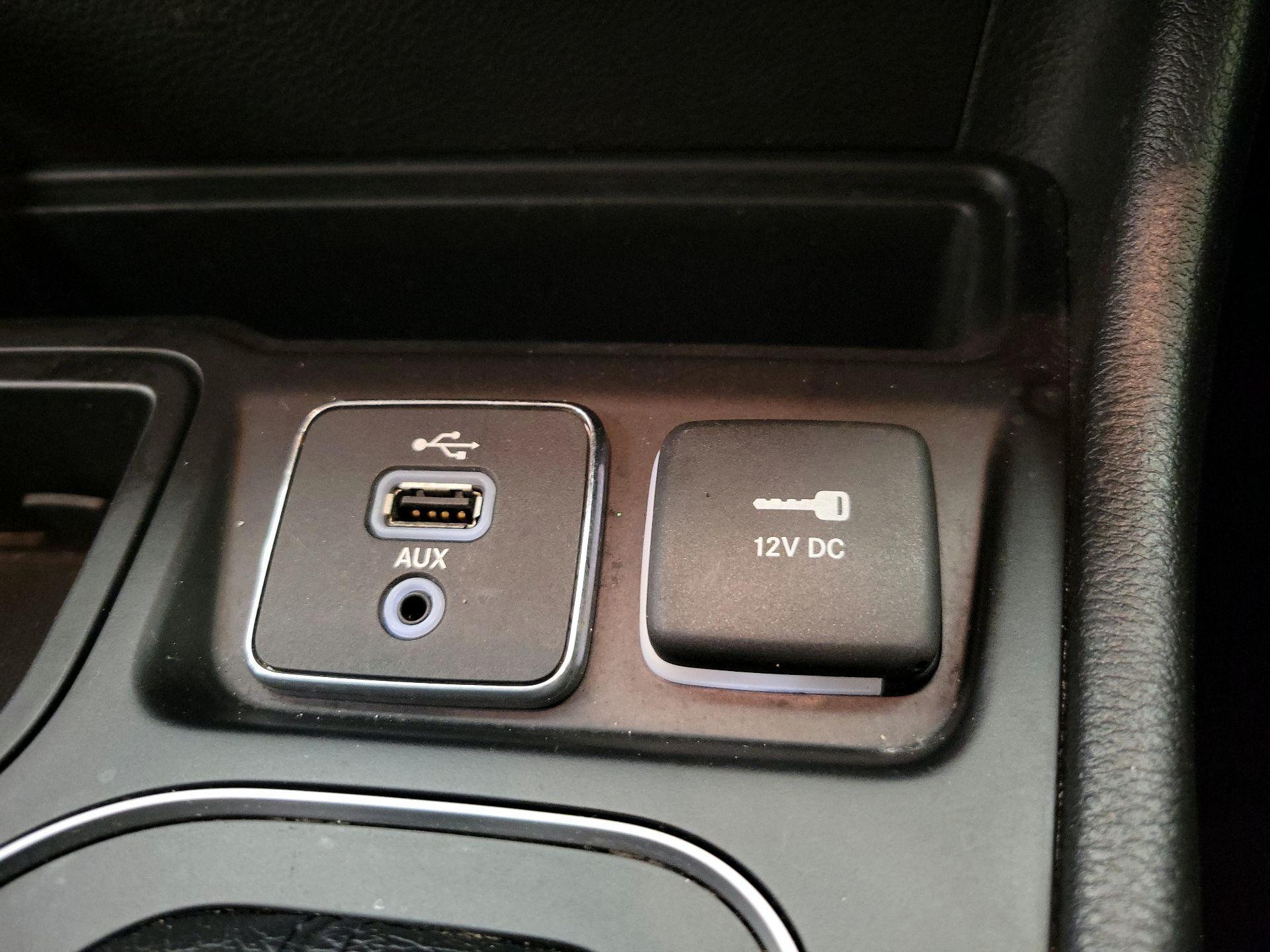 Thumbnail: 2019 Jeep Cherokee - 18