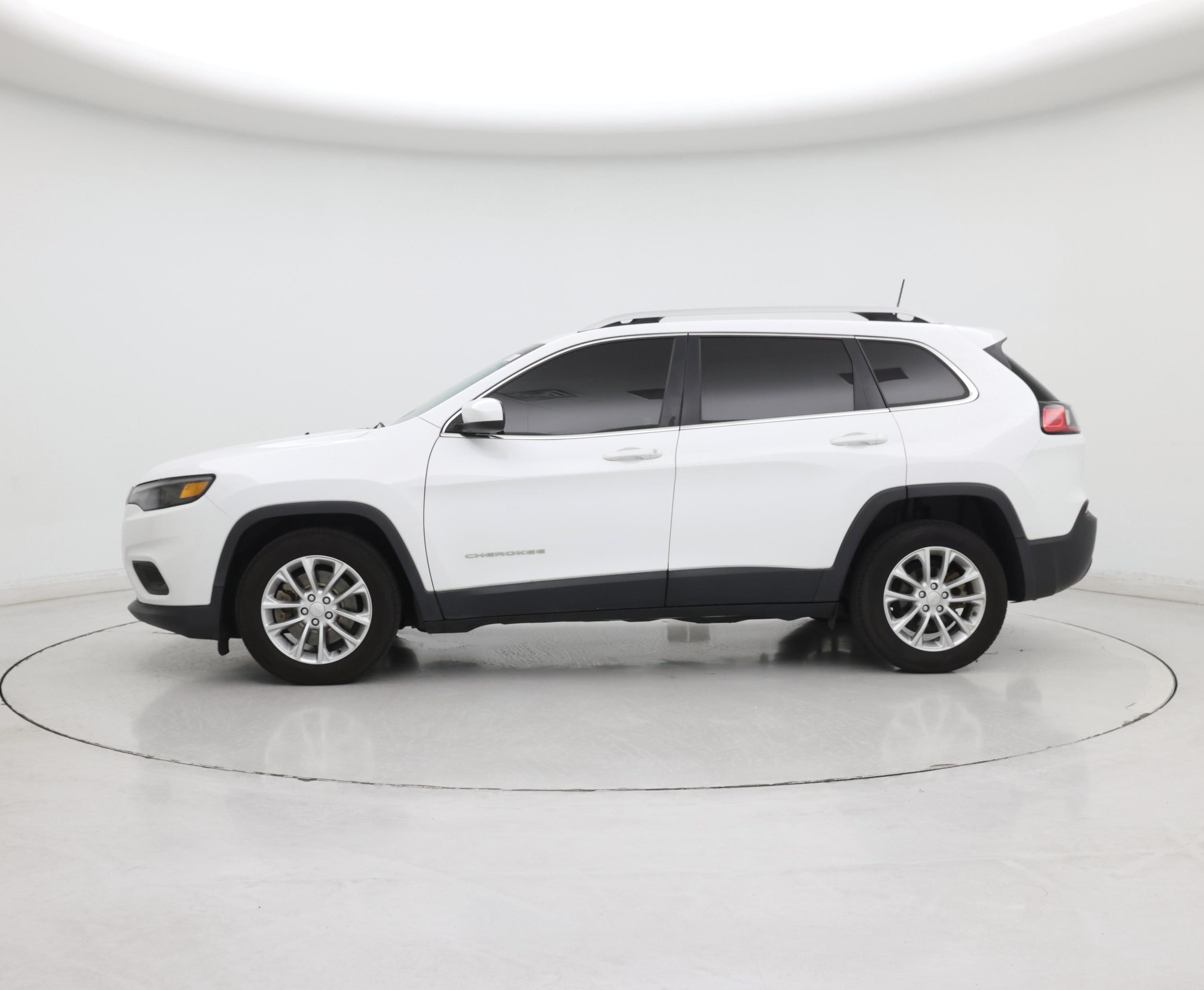 Thumbnail: 2019 Jeep Cherokee - 3