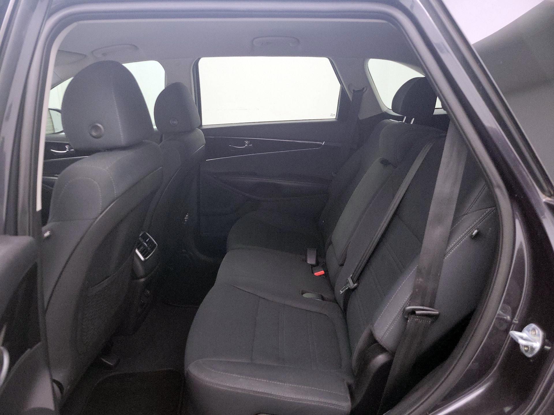 Thumbnail: 2019 Kia Sorento - 19