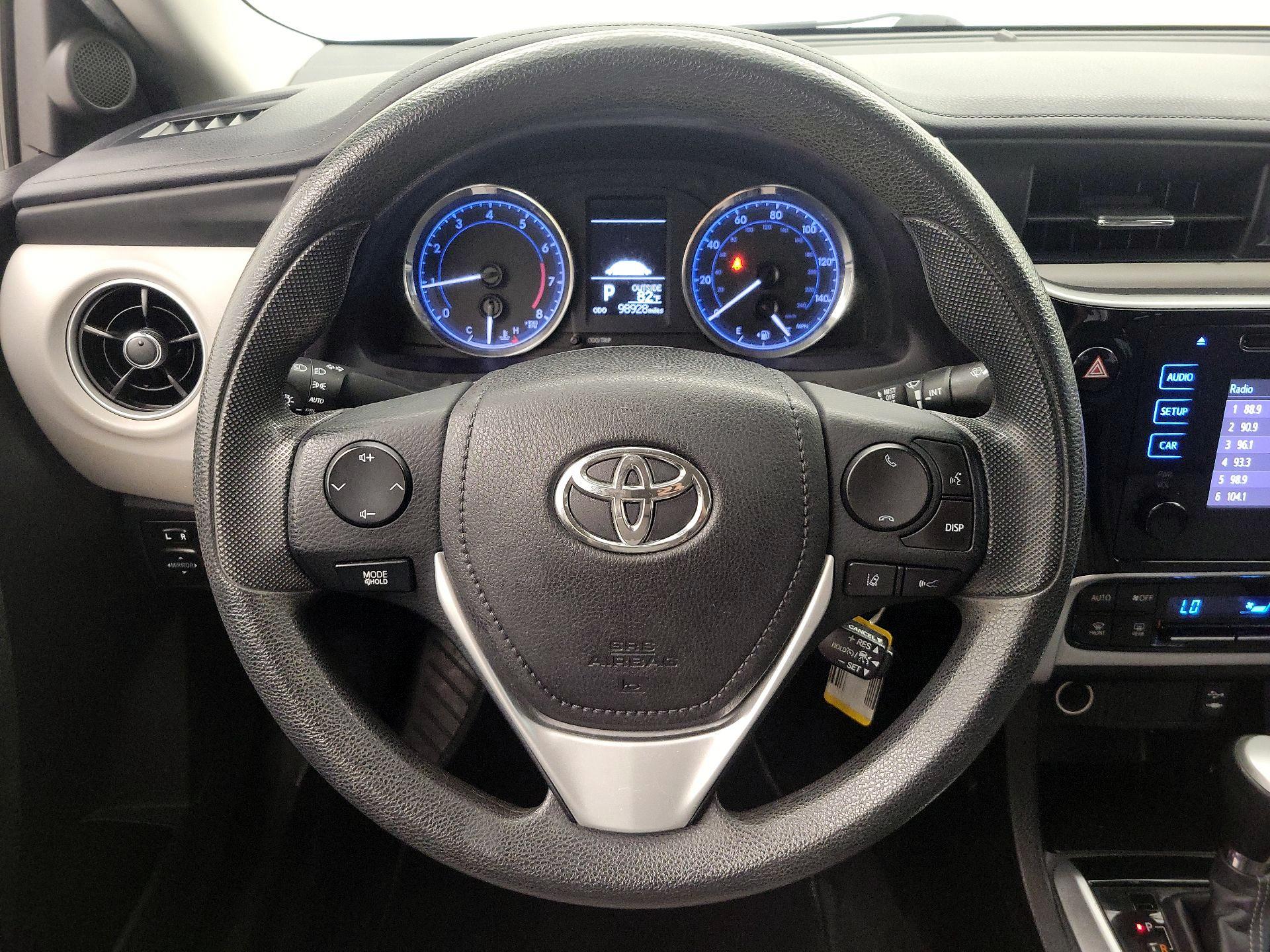 Thumbnail: 2017 Toyota Corolla - 10