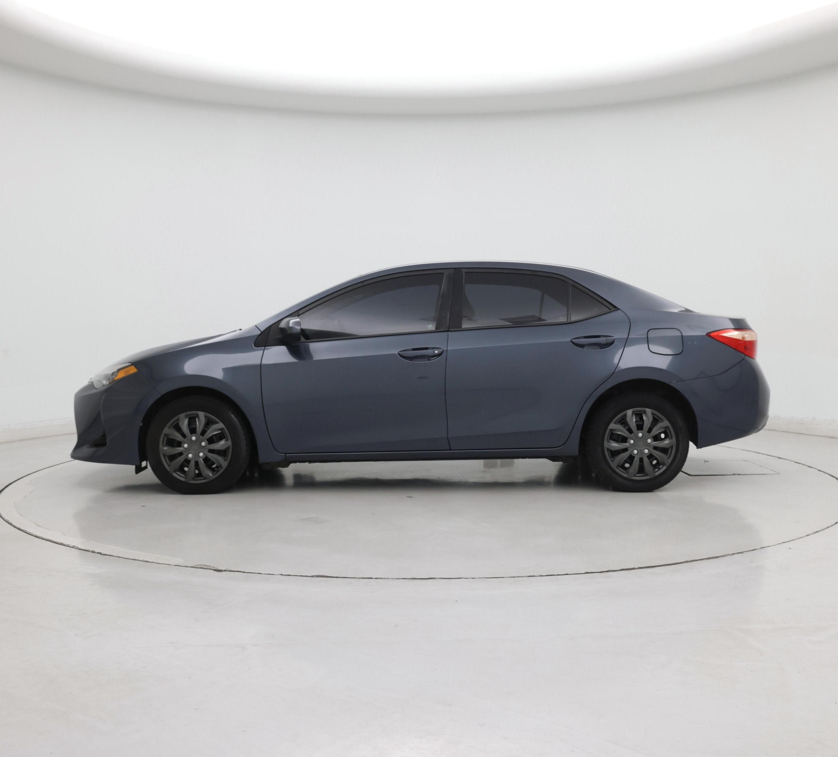 Thumbnail: 2017 Toyota Corolla - 3