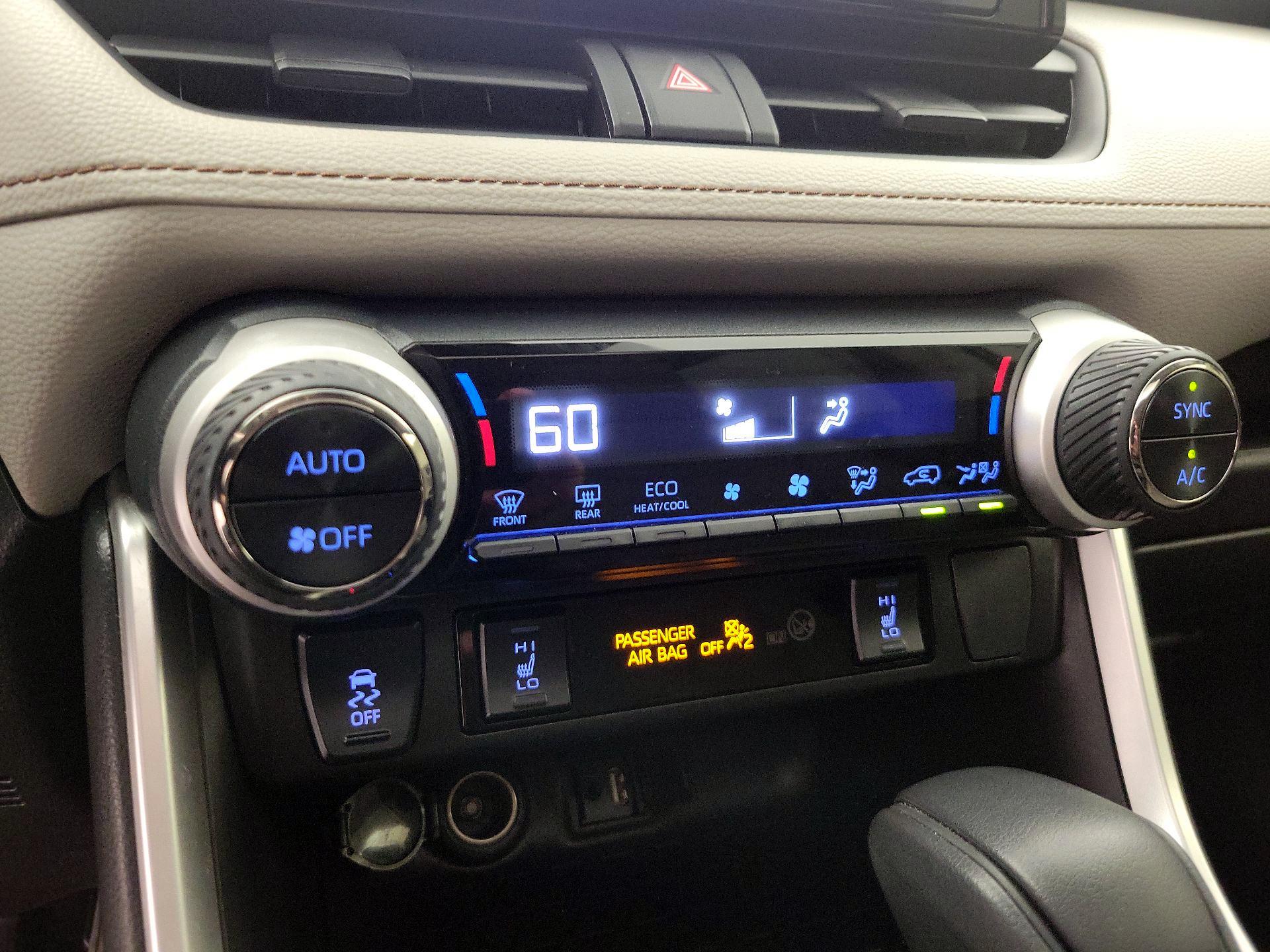 Thumbnail: 2019 Toyota RAV4 - 16