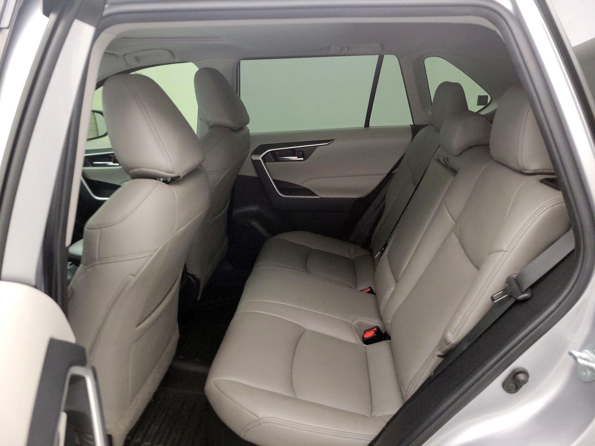Thumbnail: 2019 Toyota RAV4 - 20