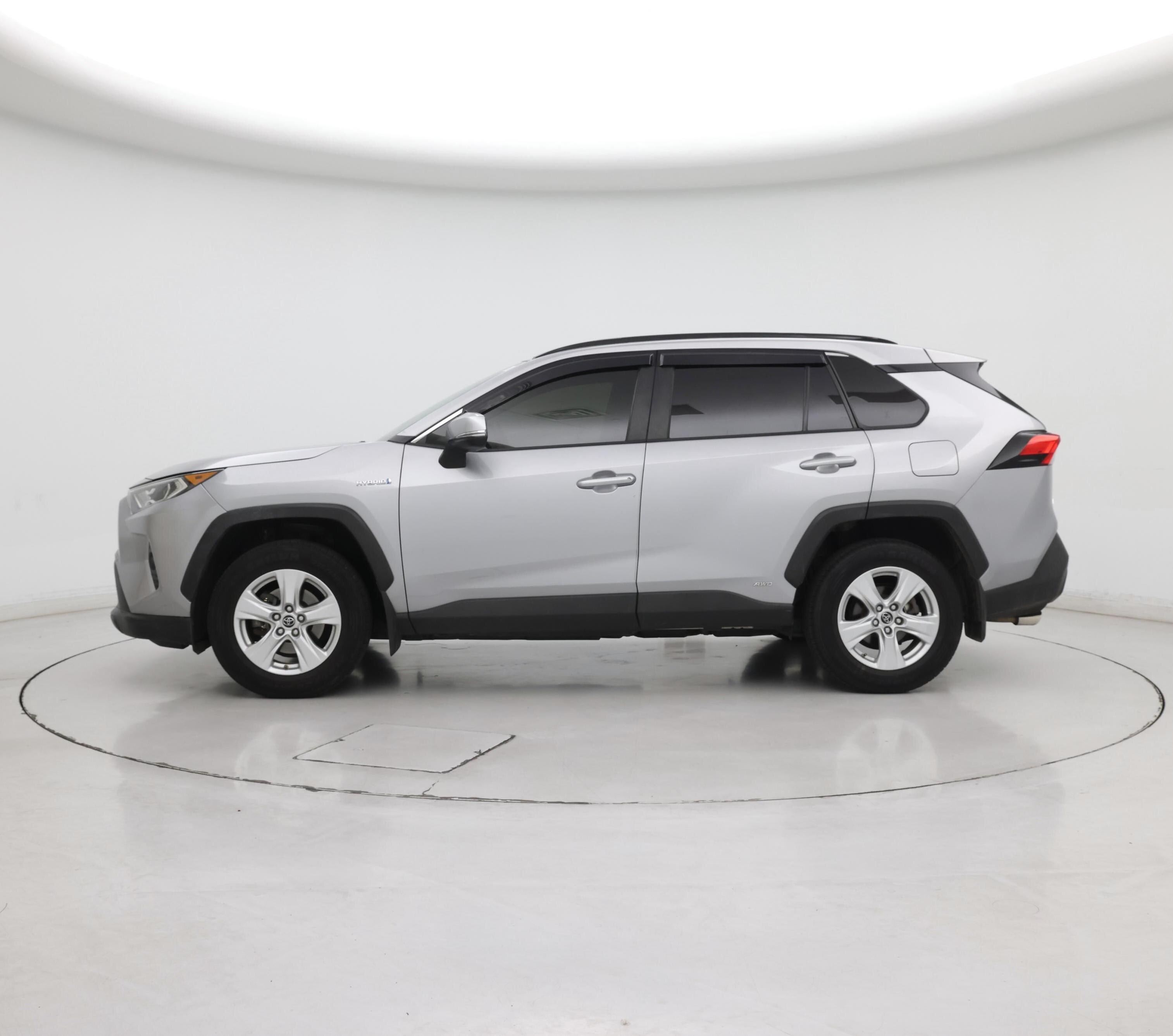 Thumbnail: 2019 Toyota RAV4 - 3