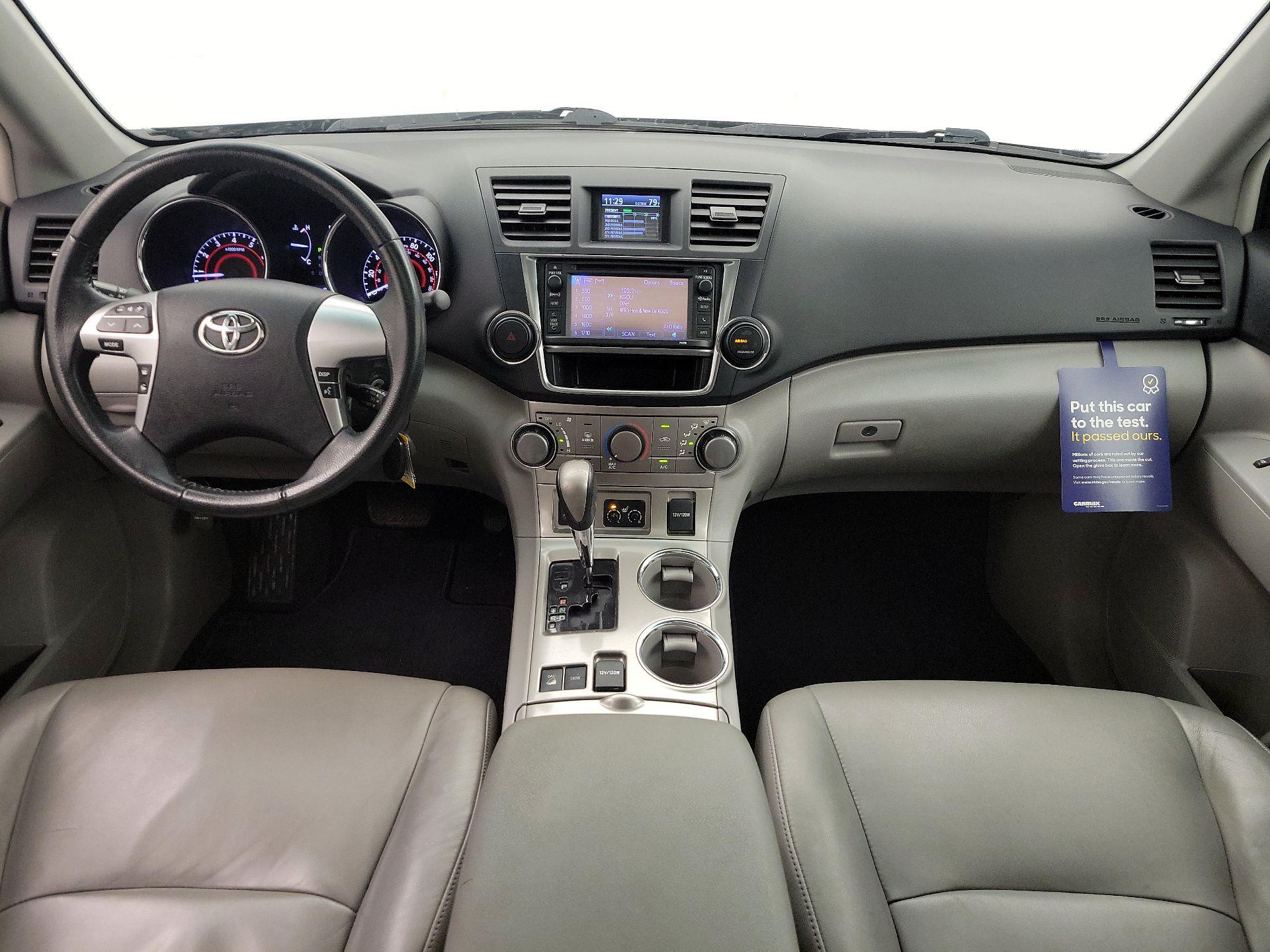 Thumbnail: 2013 Toyota Highlander - 9