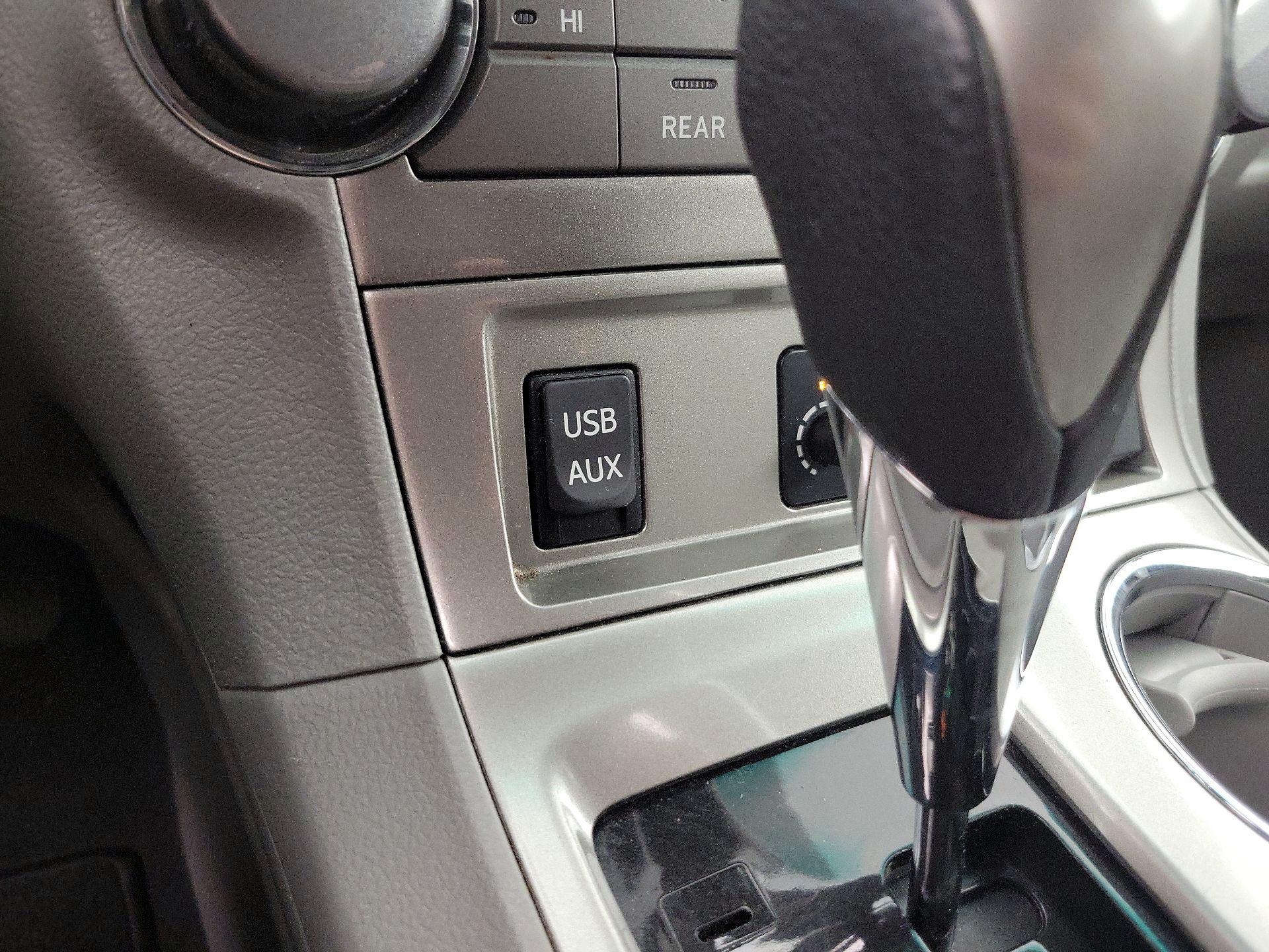 Thumbnail: 2013 Toyota Highlander - 18