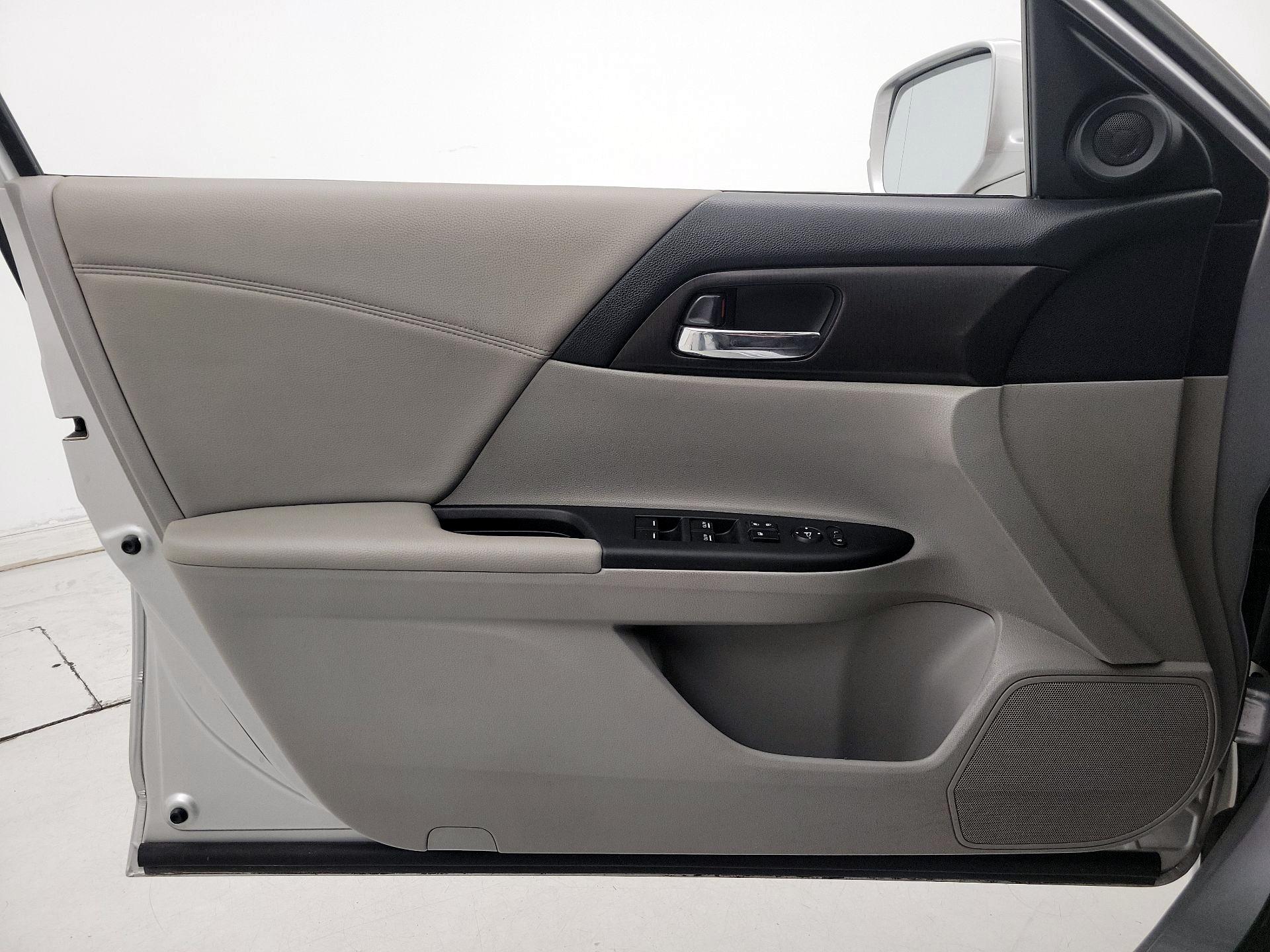 Thumbnail: 2015 Honda Accord - 12